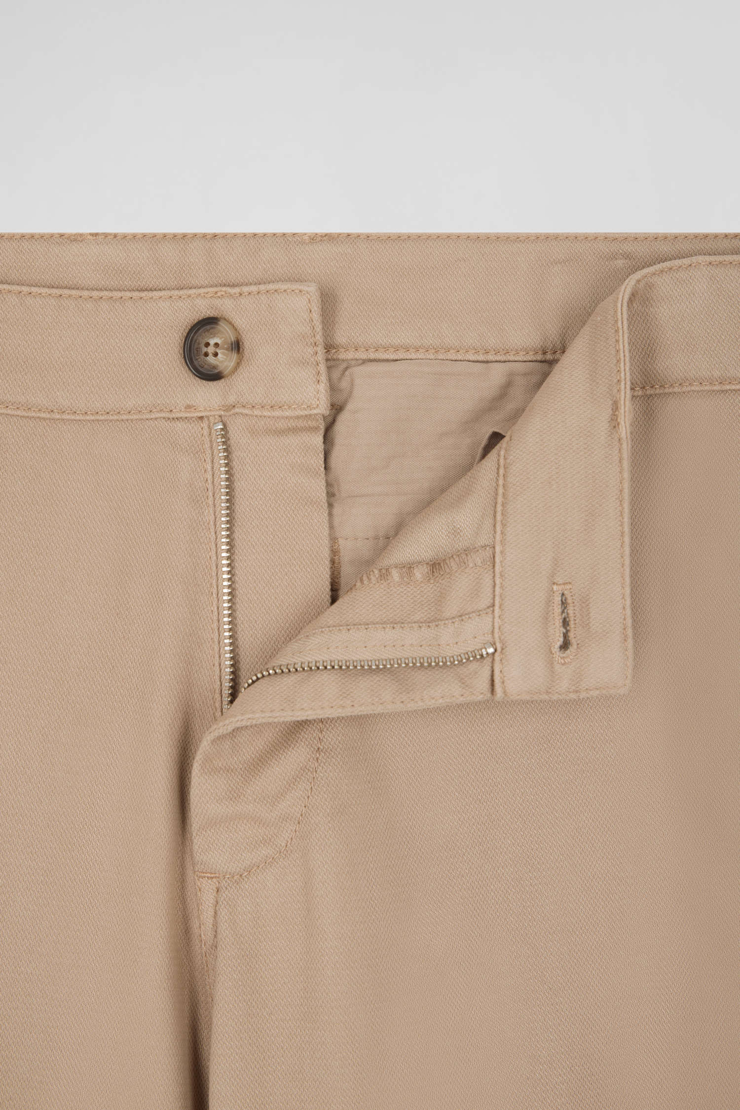 Pantalon chino en piqué de coton stretch et modal chanvre coupe Regular