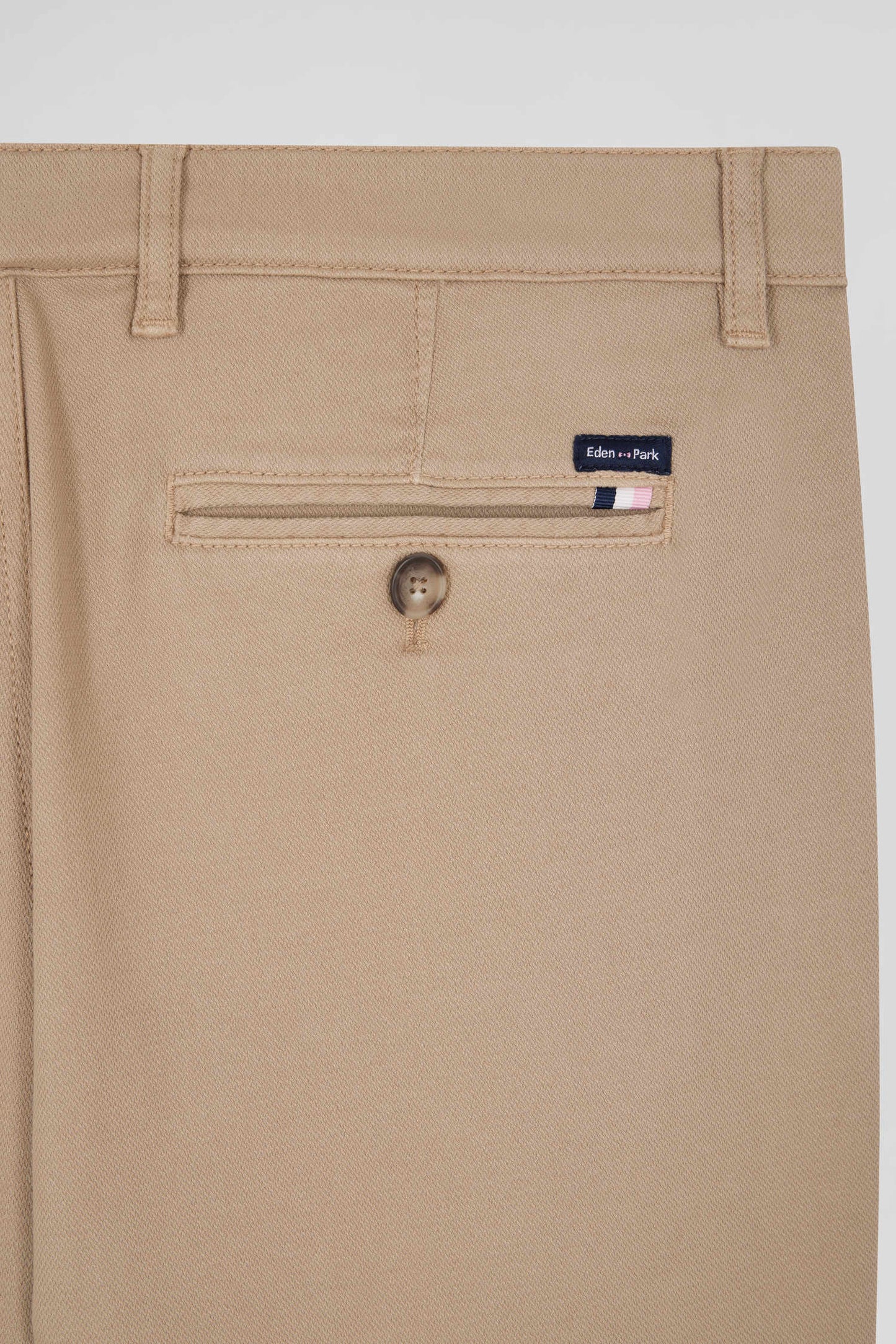 Pantalon chino en piqué de coton stretch et modal chanvre coupe Regular - Image 9