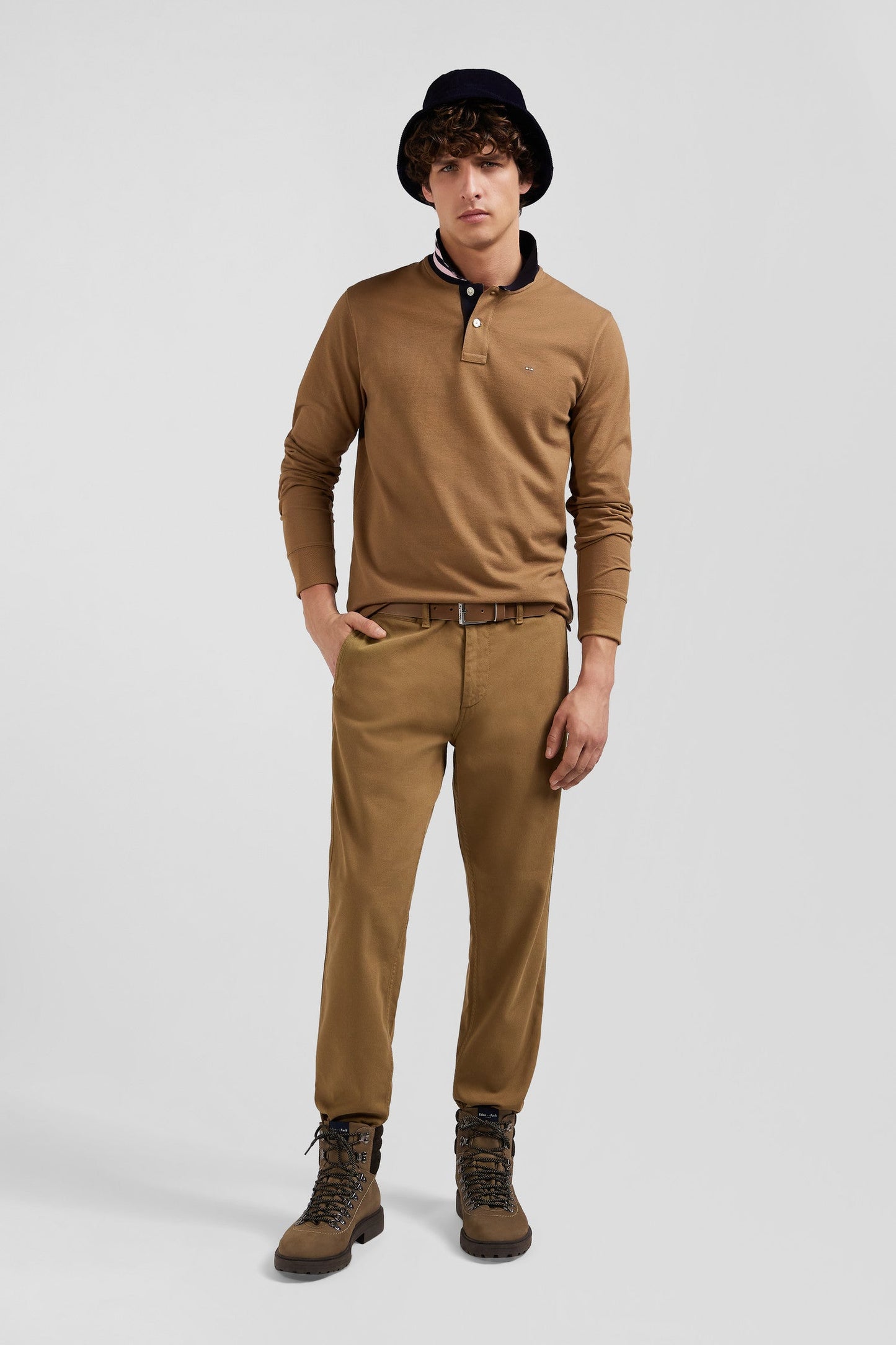 Pantalon chino en piqué de coton stretch et modal beige coupe Regular - Image 1