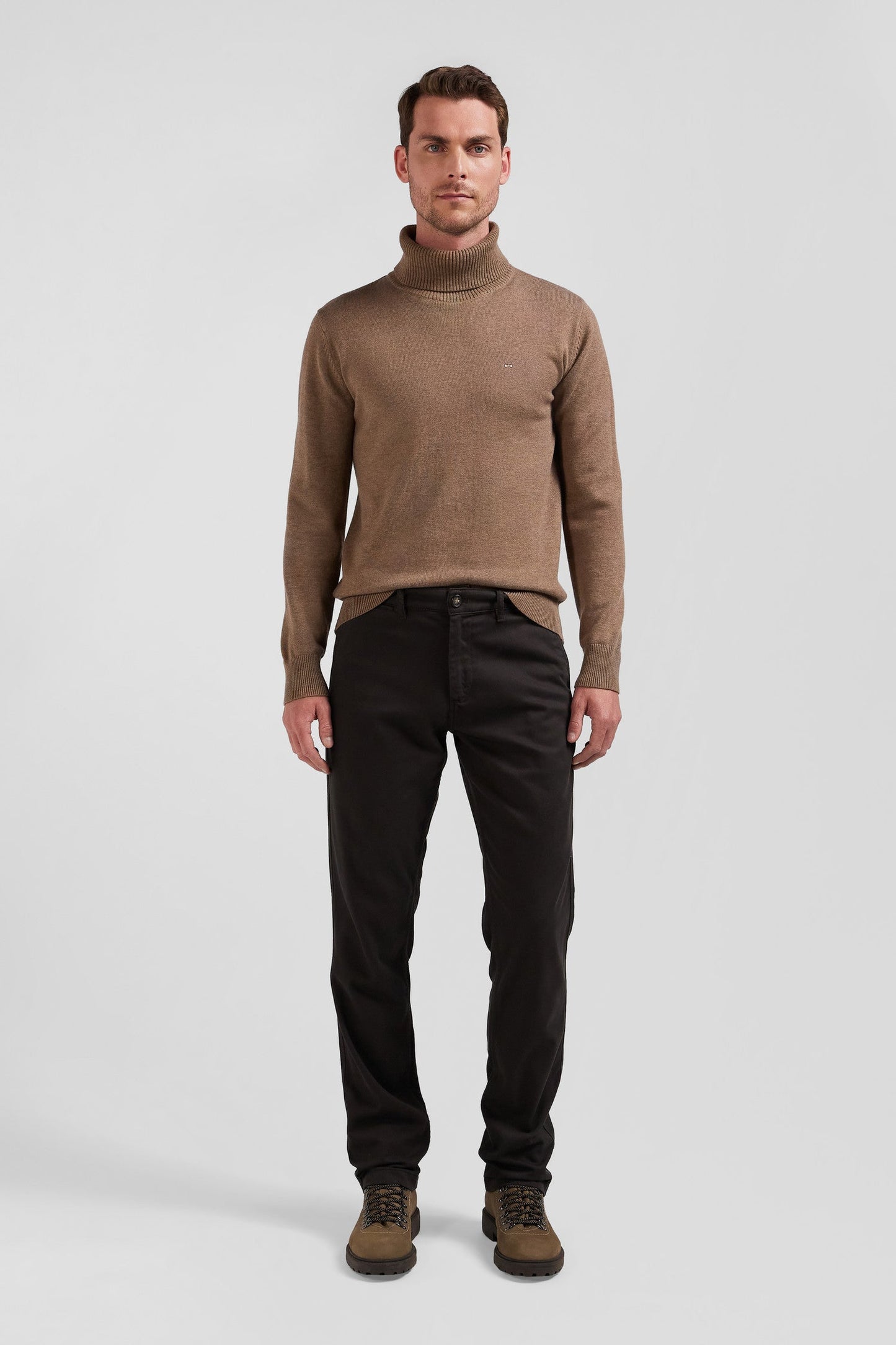 Pantalon chino en piqué de coton stretch et modal brun coupe Regular - Image 1