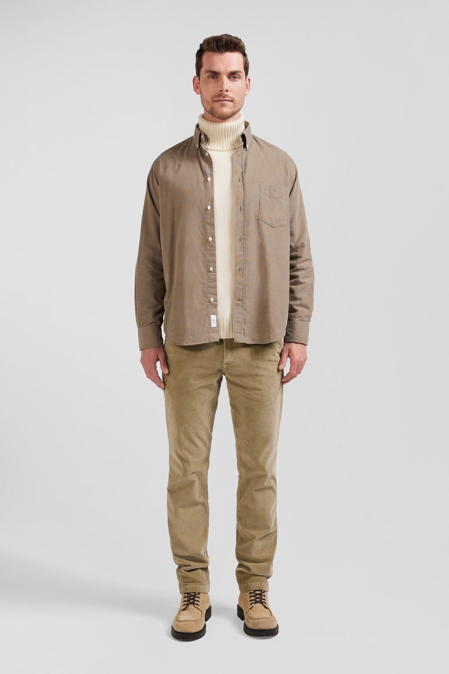 Chemise en coton uni beige col boutonné et poche poitrine coupe Regular - Image 1