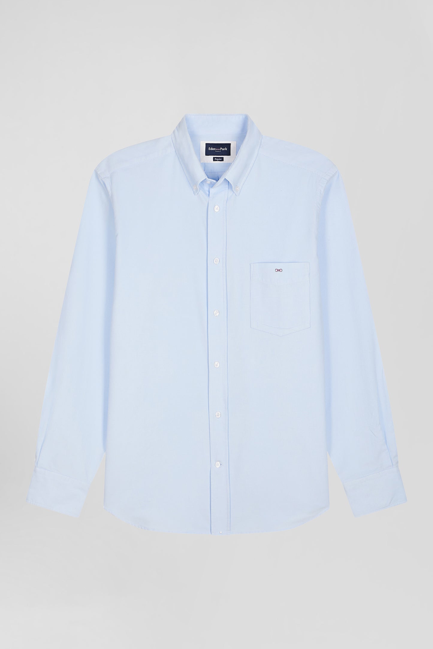 Light-colored corduroy shirt with button-down collar and regular-fit breast pocket