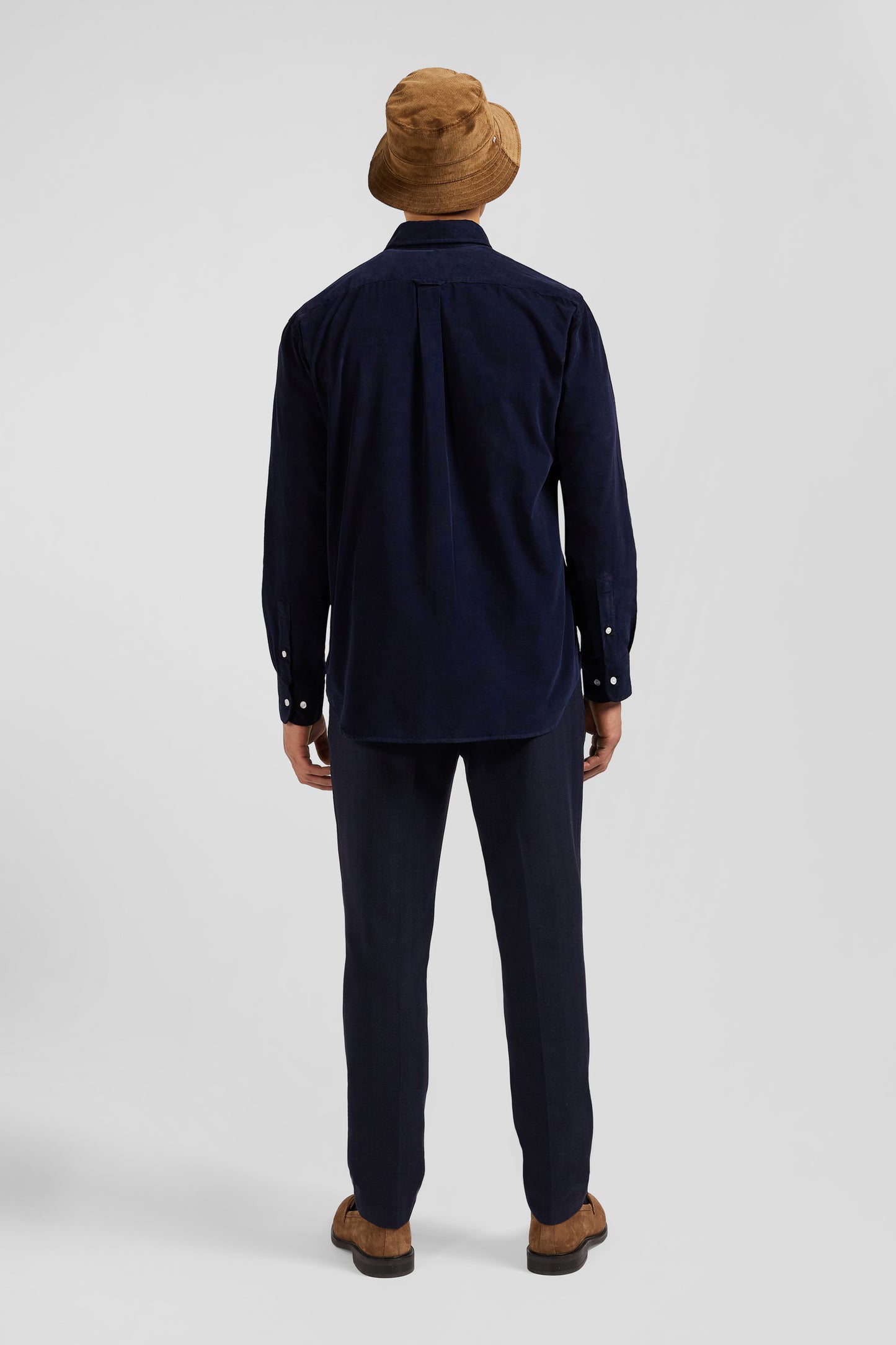 Navy corduroy shirt with button-down collar and regular-fit breast pocket