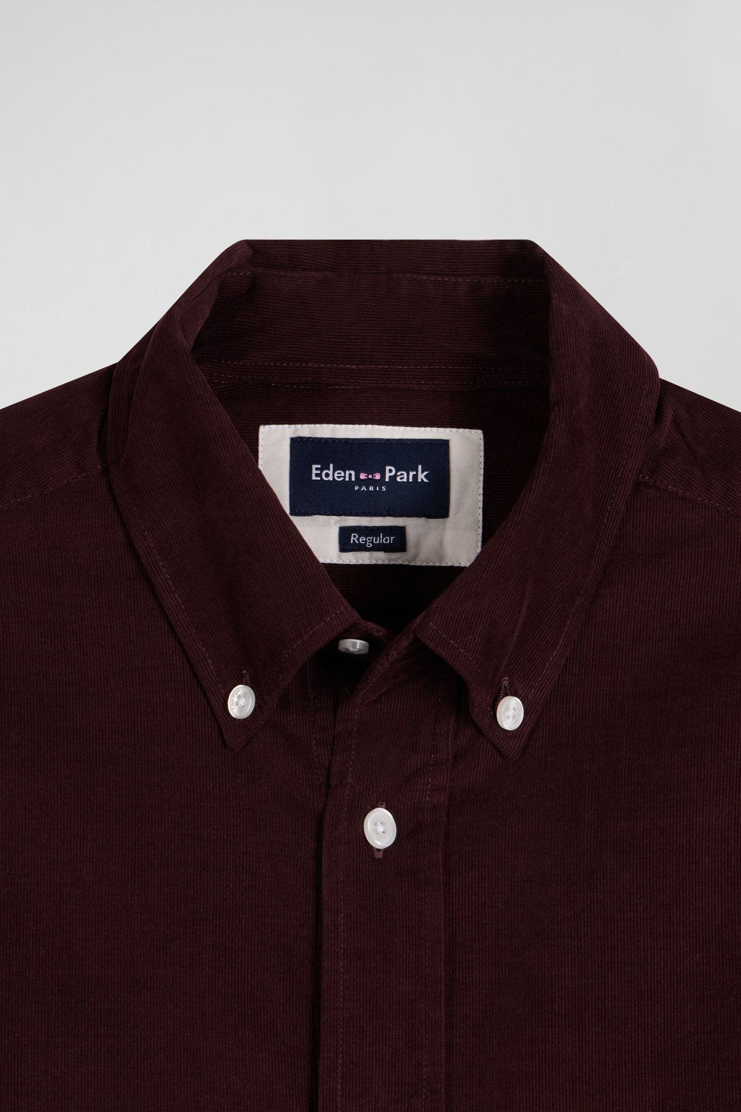 Chemise en coton uni bordeaux col boutonné et poche poitrine coupe Regular - Image 8