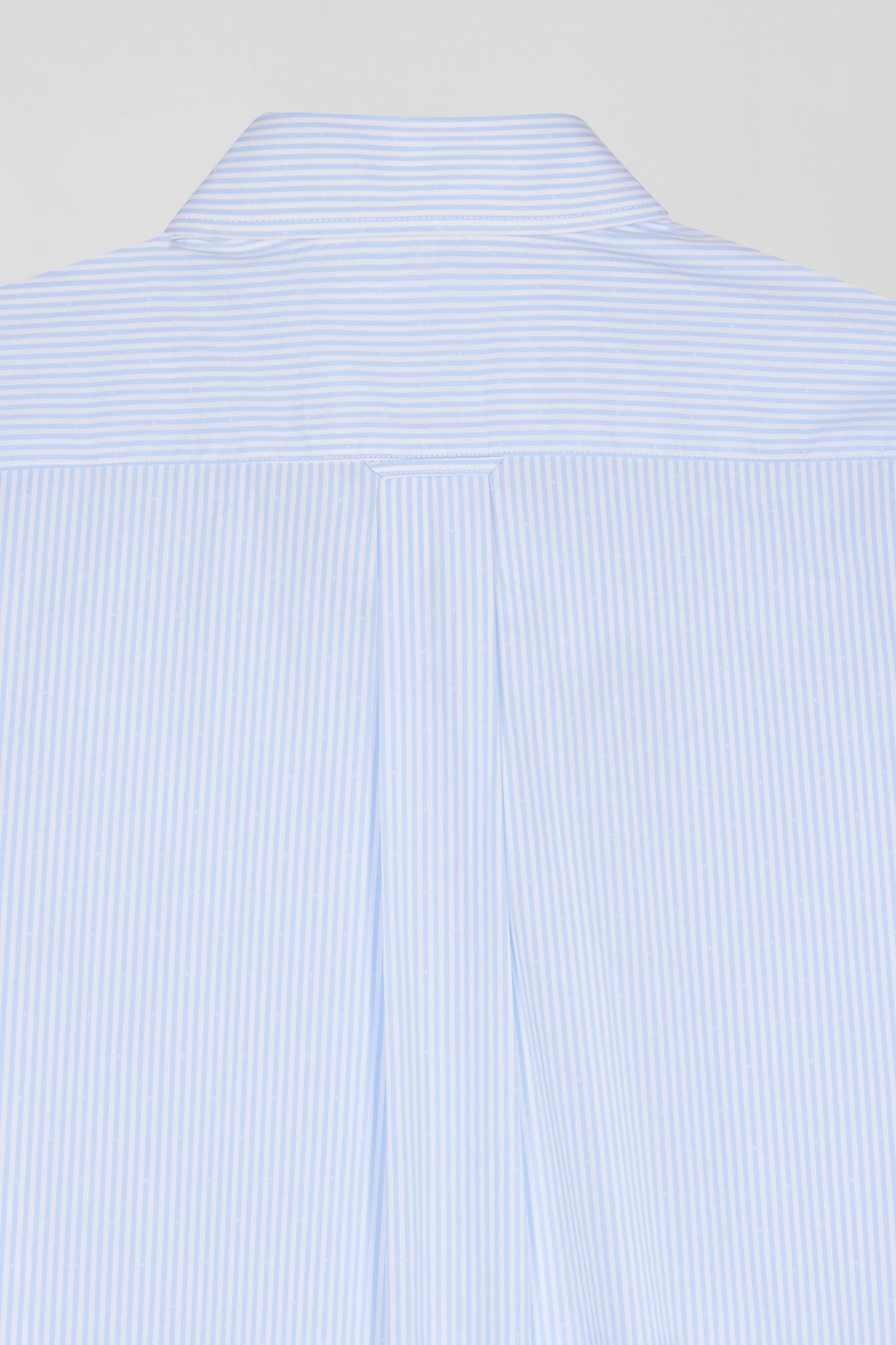 Chemise en coton jacquard rayé ciel coupe Regular - Image 10