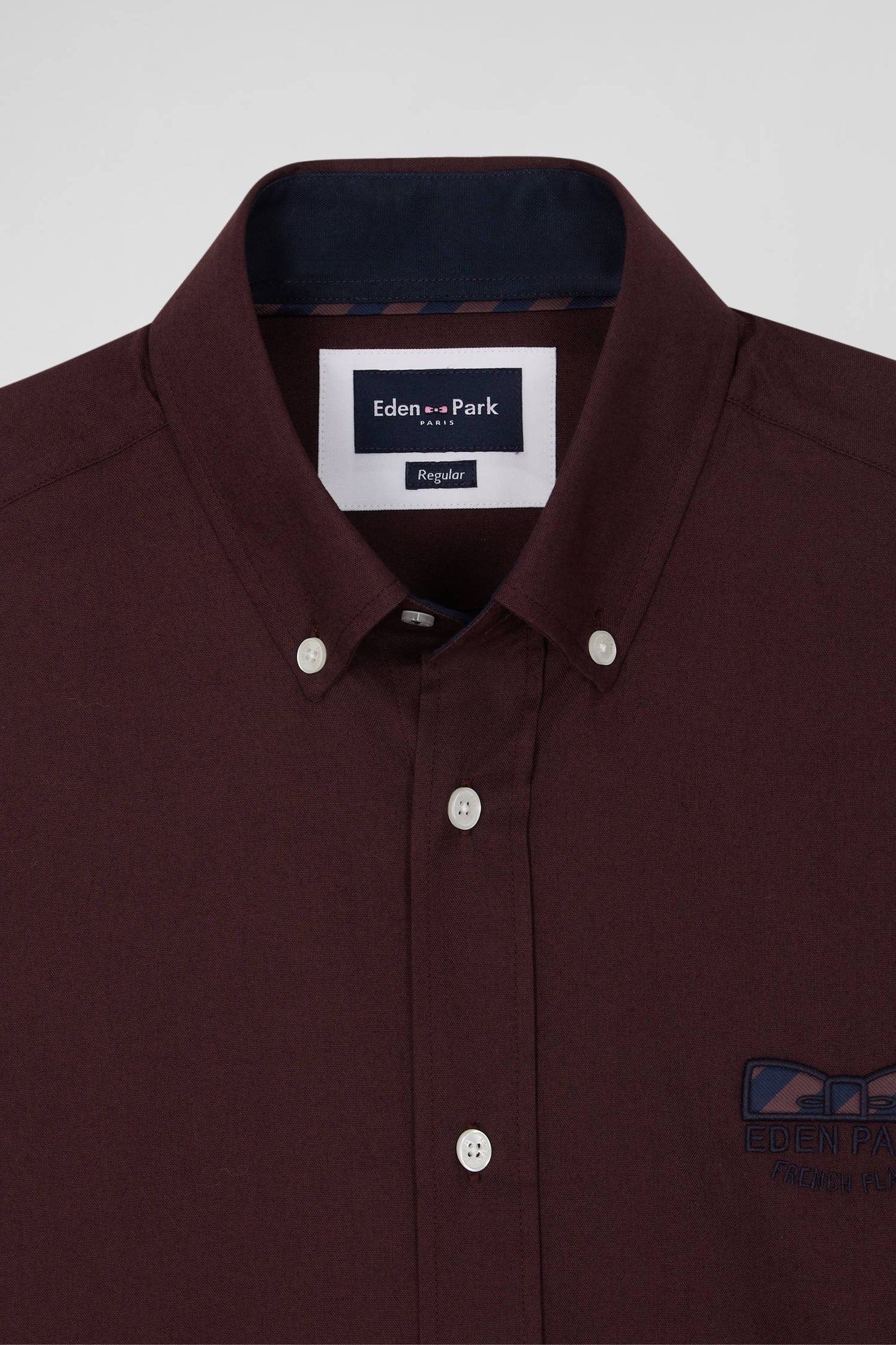 Chemise en coton Oxford bordeaux nœud papillon cerclé coupe Regular - Image 10