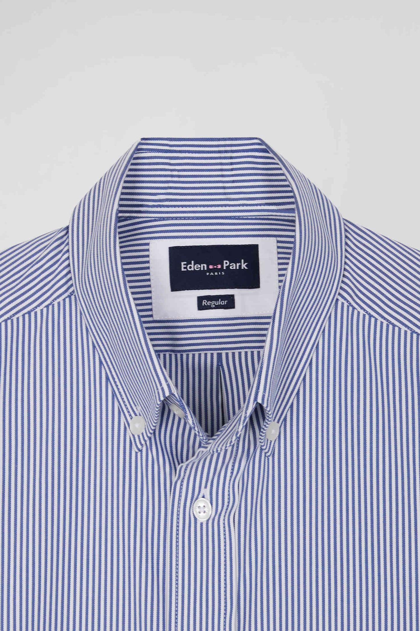 Regular navy blue cotton poplin shirt with baton stripes