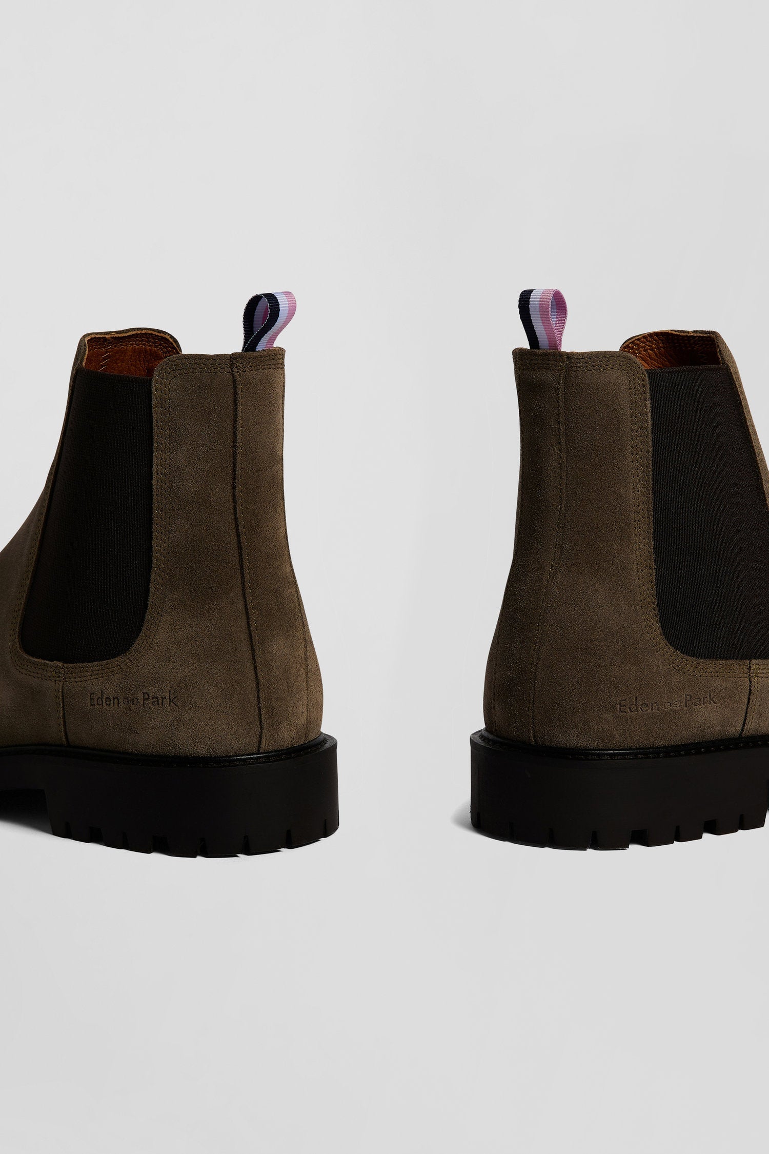 Chelsea boots en cuir grises à semelle crantée