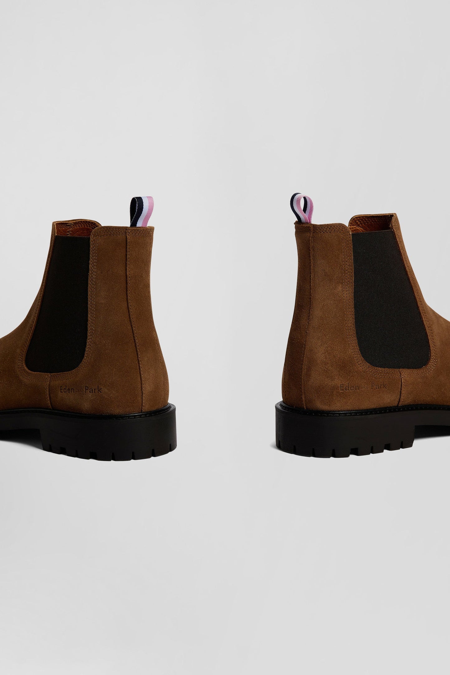 Chelsea boots en cuir marron à semelle crantée - Image 5