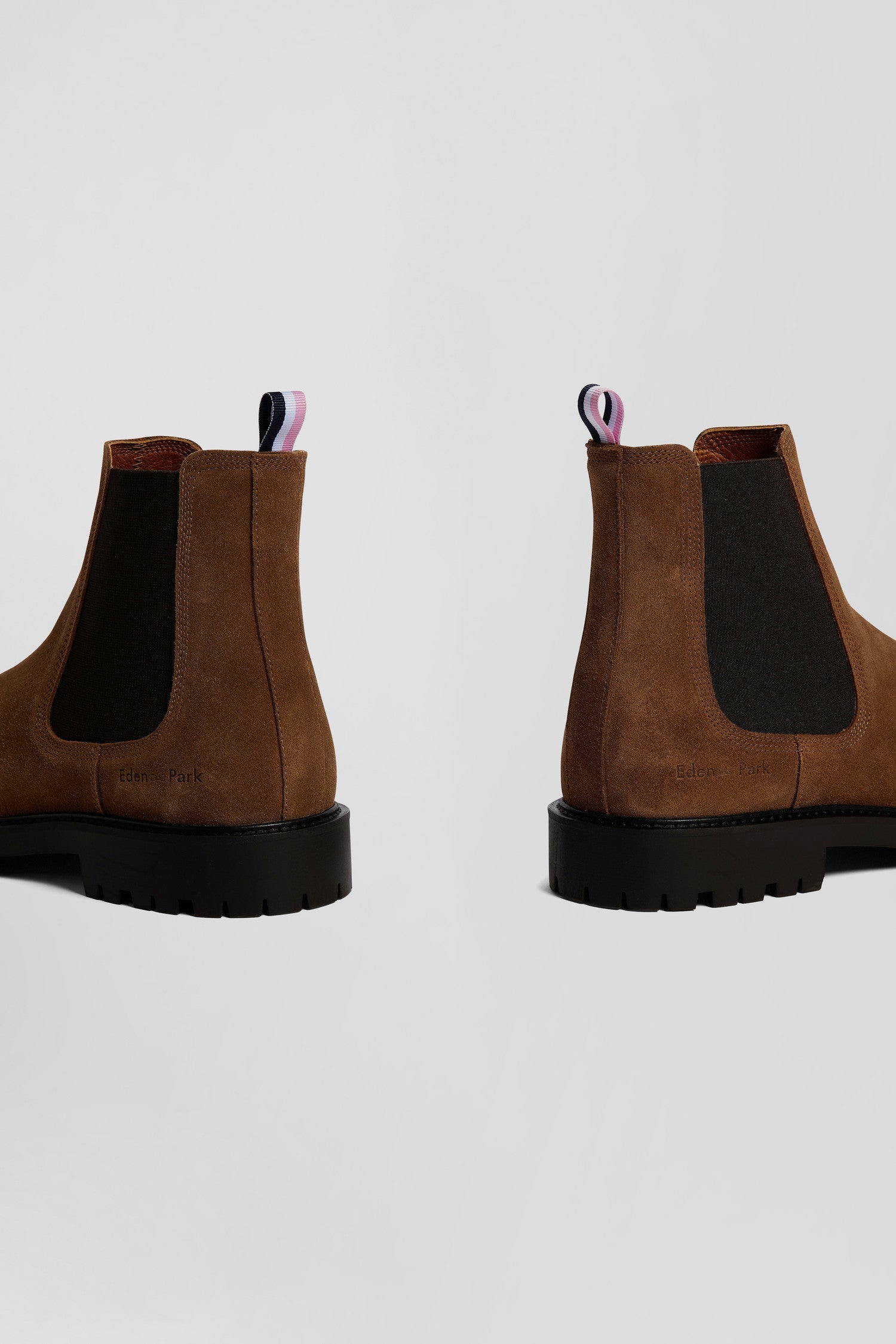 Chelsea boots en cuir marron a semelle crantee