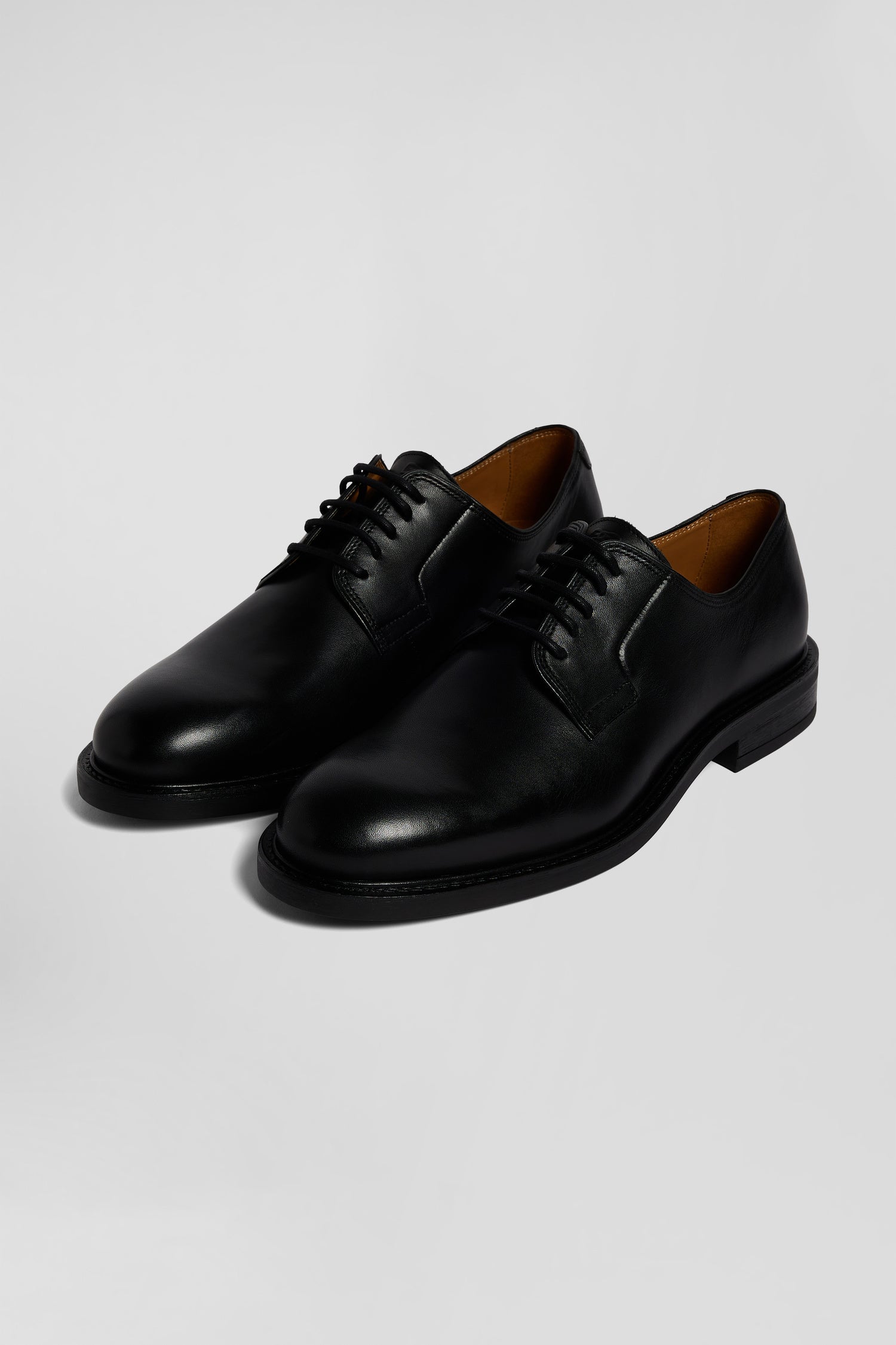 Derbies lacés en cuir noir