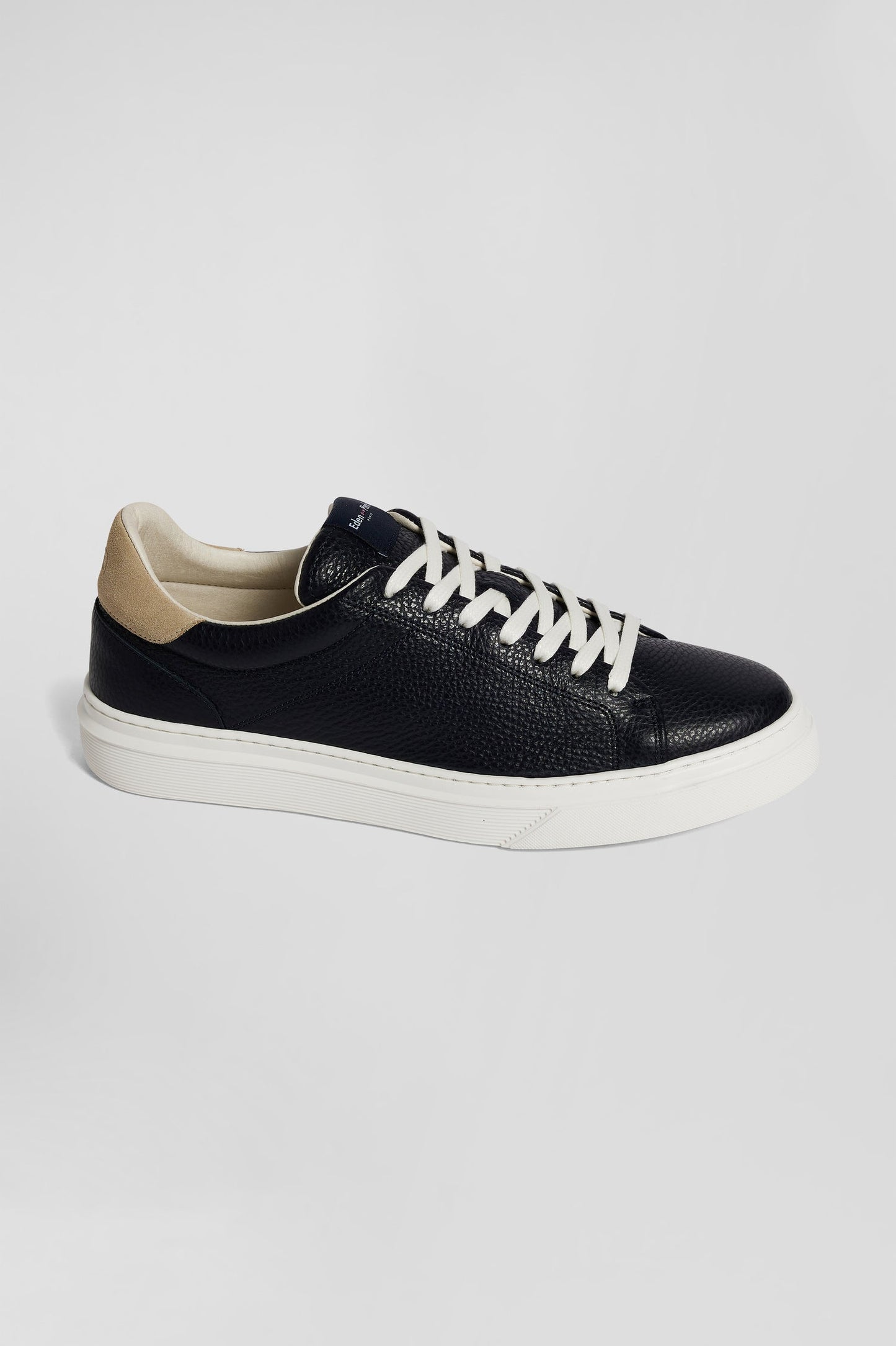 Paire de baskets basses en cuir bleu marine - Image 1