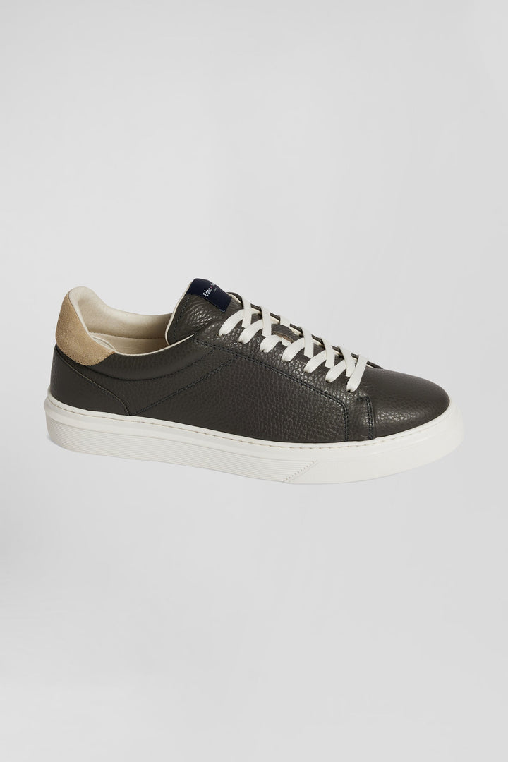 Paire de baskets basses en cuir gris anthracite