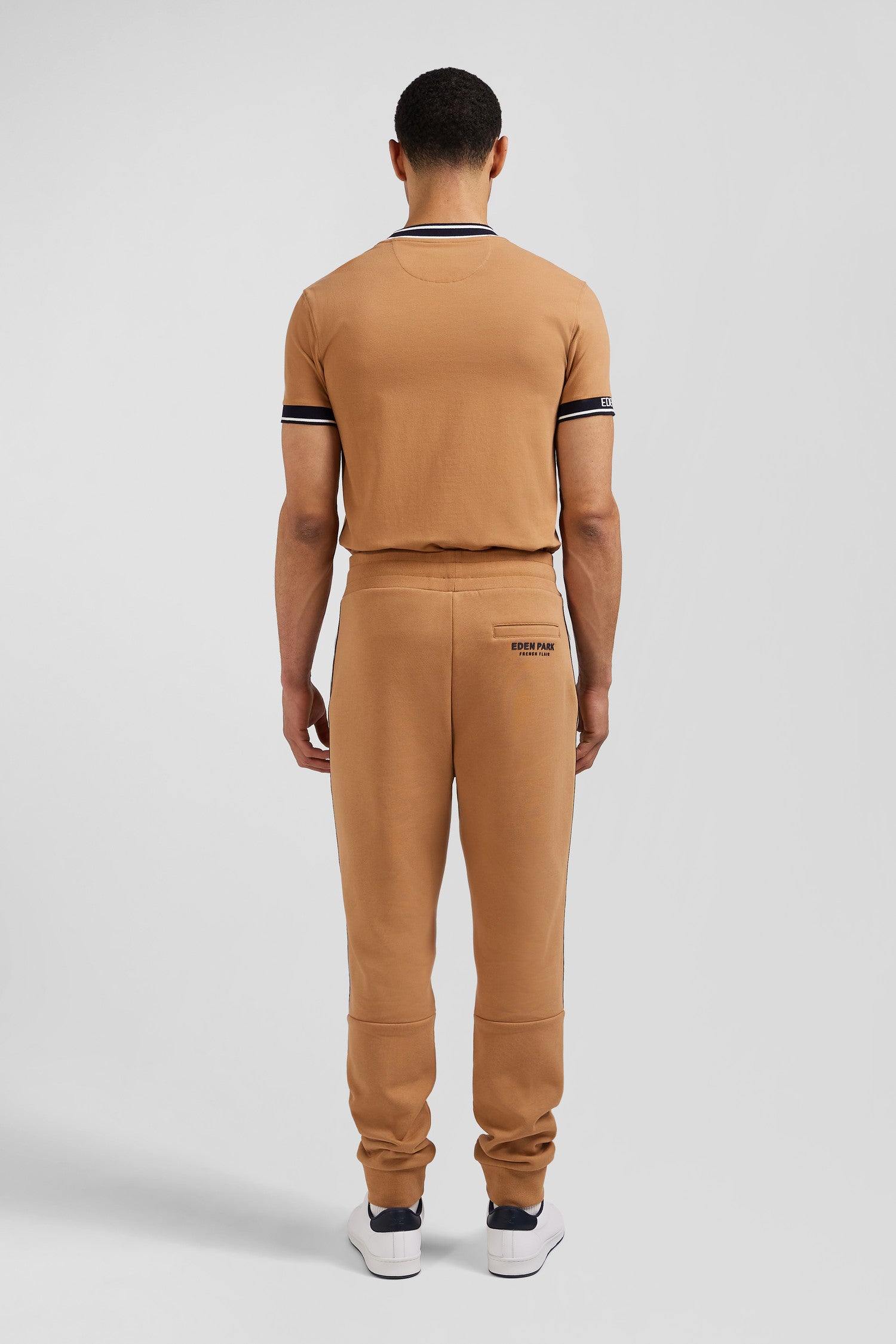 Pantalon jogging en coton mélangé camel galon rayé coupe Regular