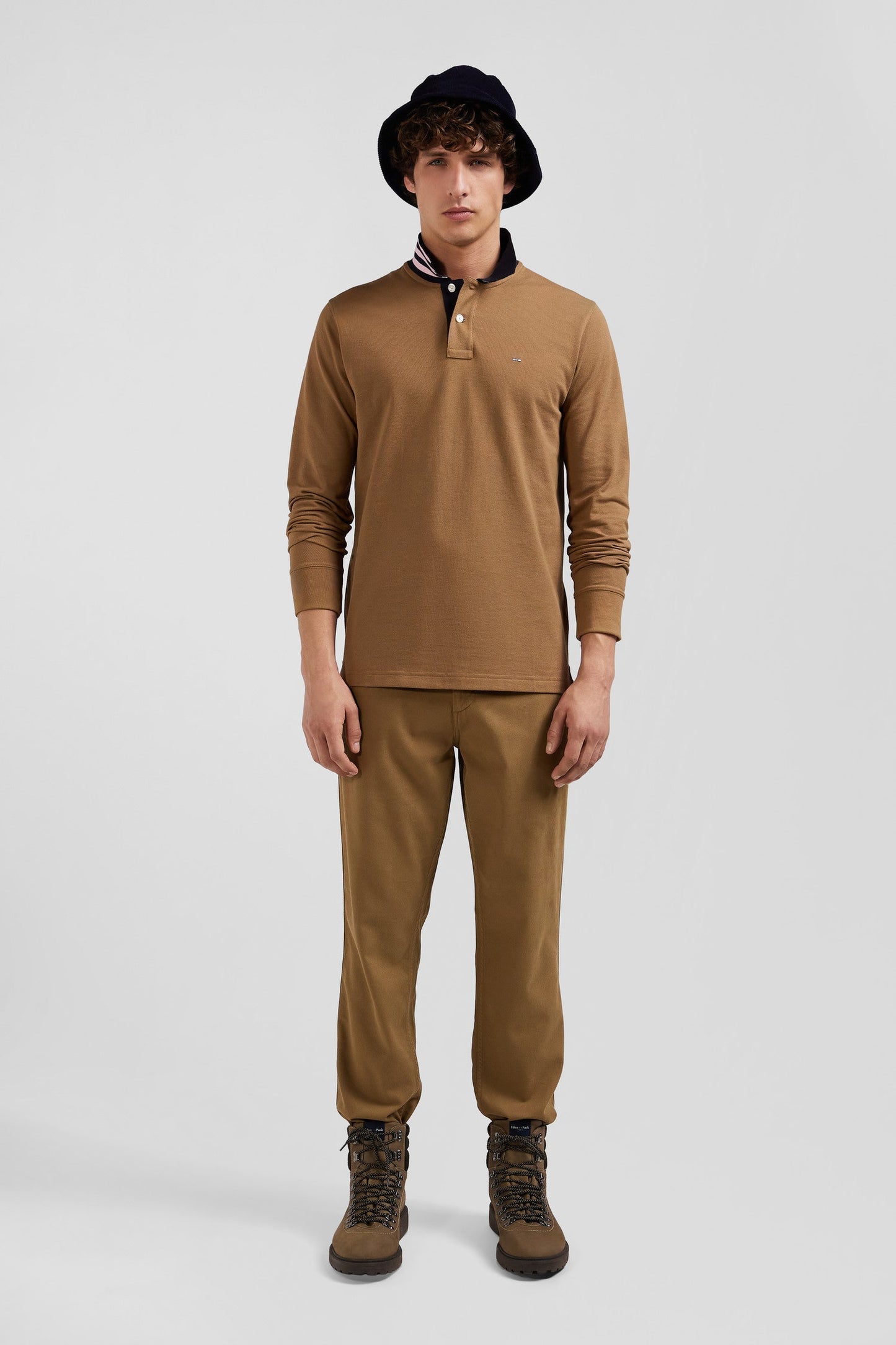 Polo manches longues en piqué coton camel col cerclé coupe Regular - Image 1