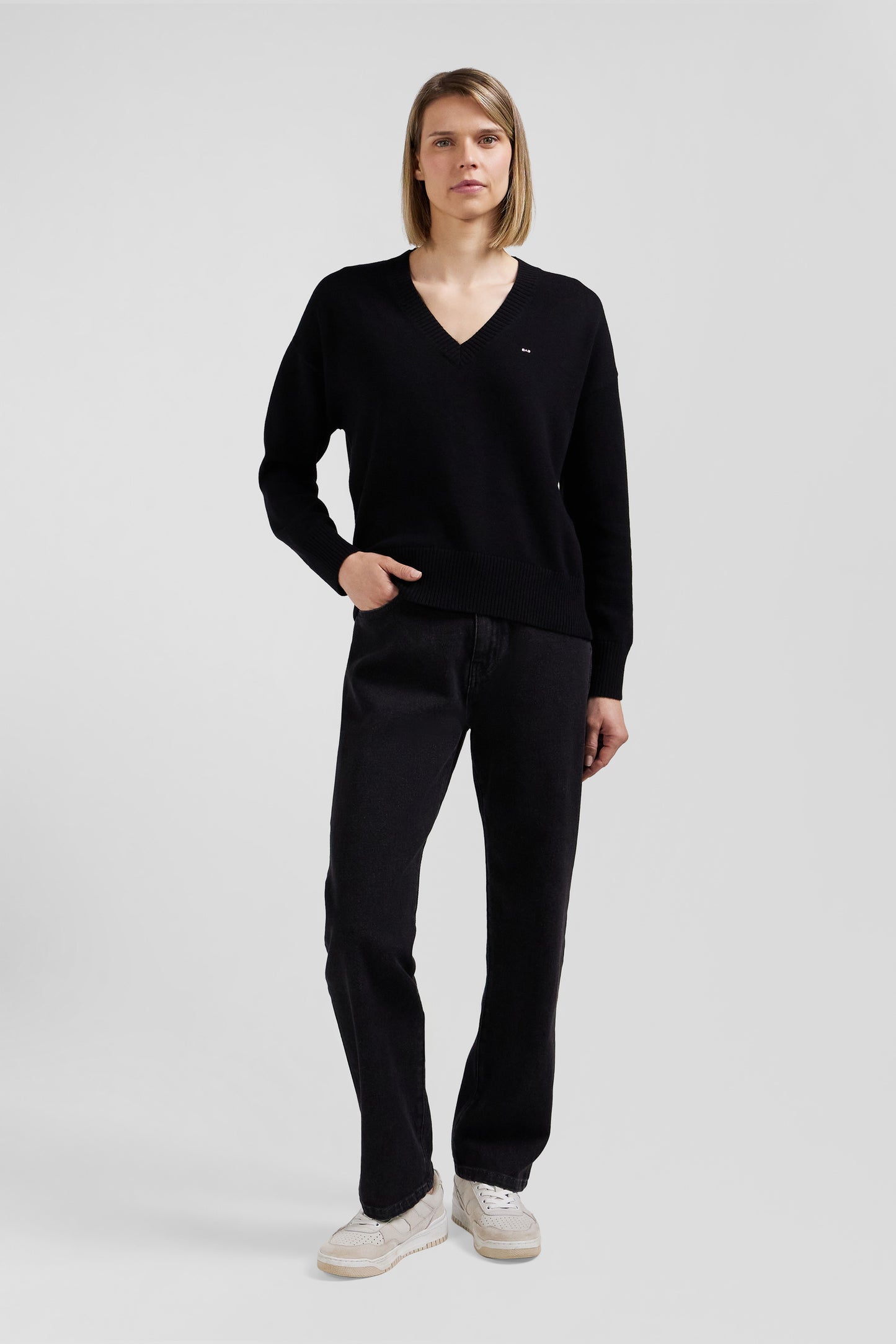 Relax black wool and cotton V-neck jumper