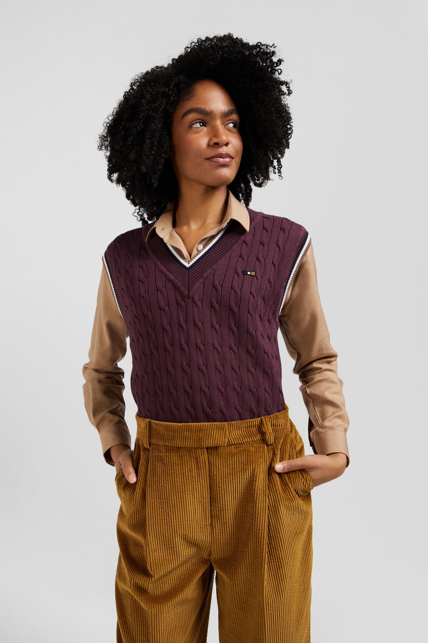 Relaxed burgundy cable-knit cotton V-neck sleeveless jumper