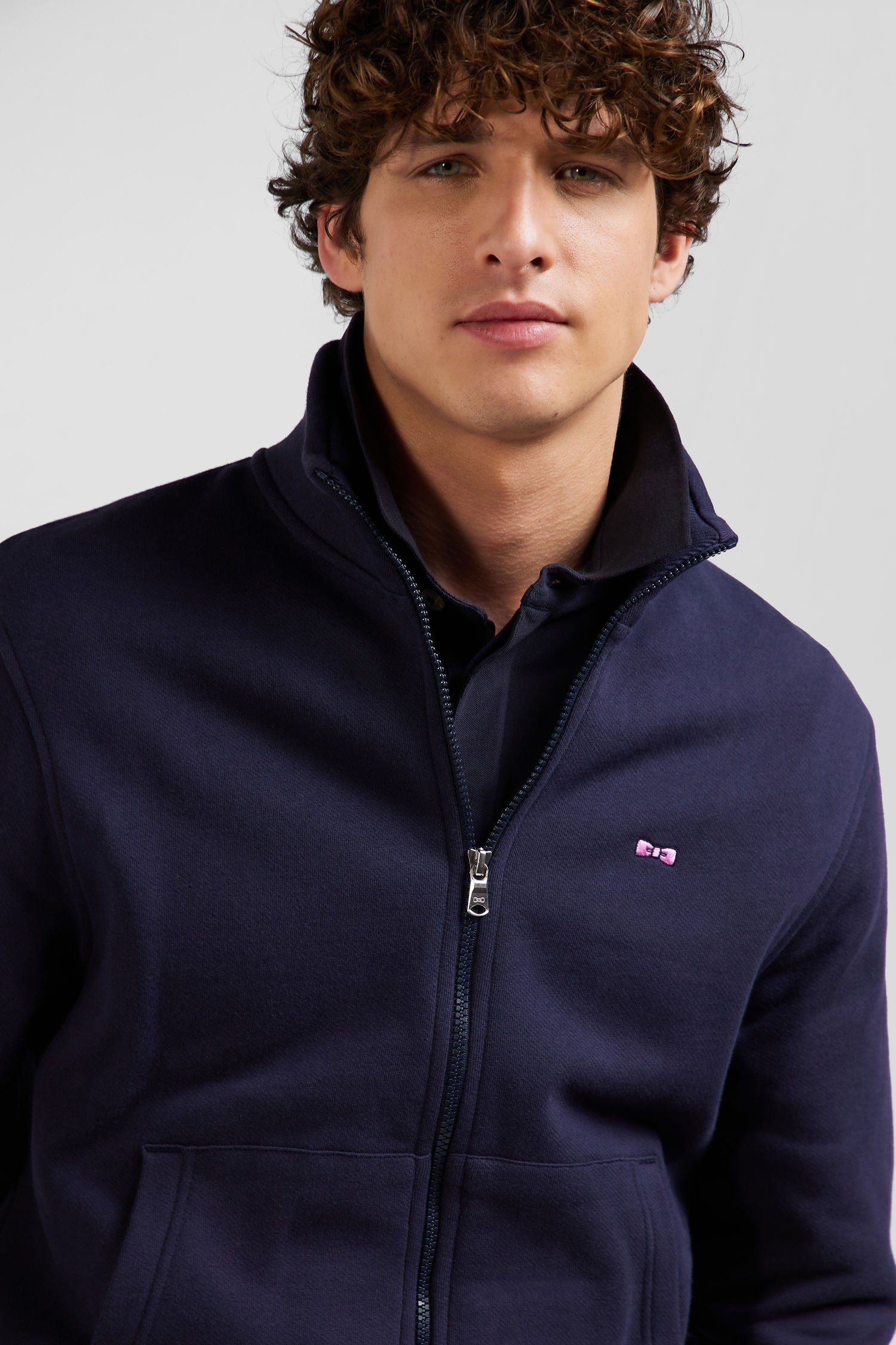 Sweatshirt zippé à col montant en molleton coton uni bleu marine coupe Regular