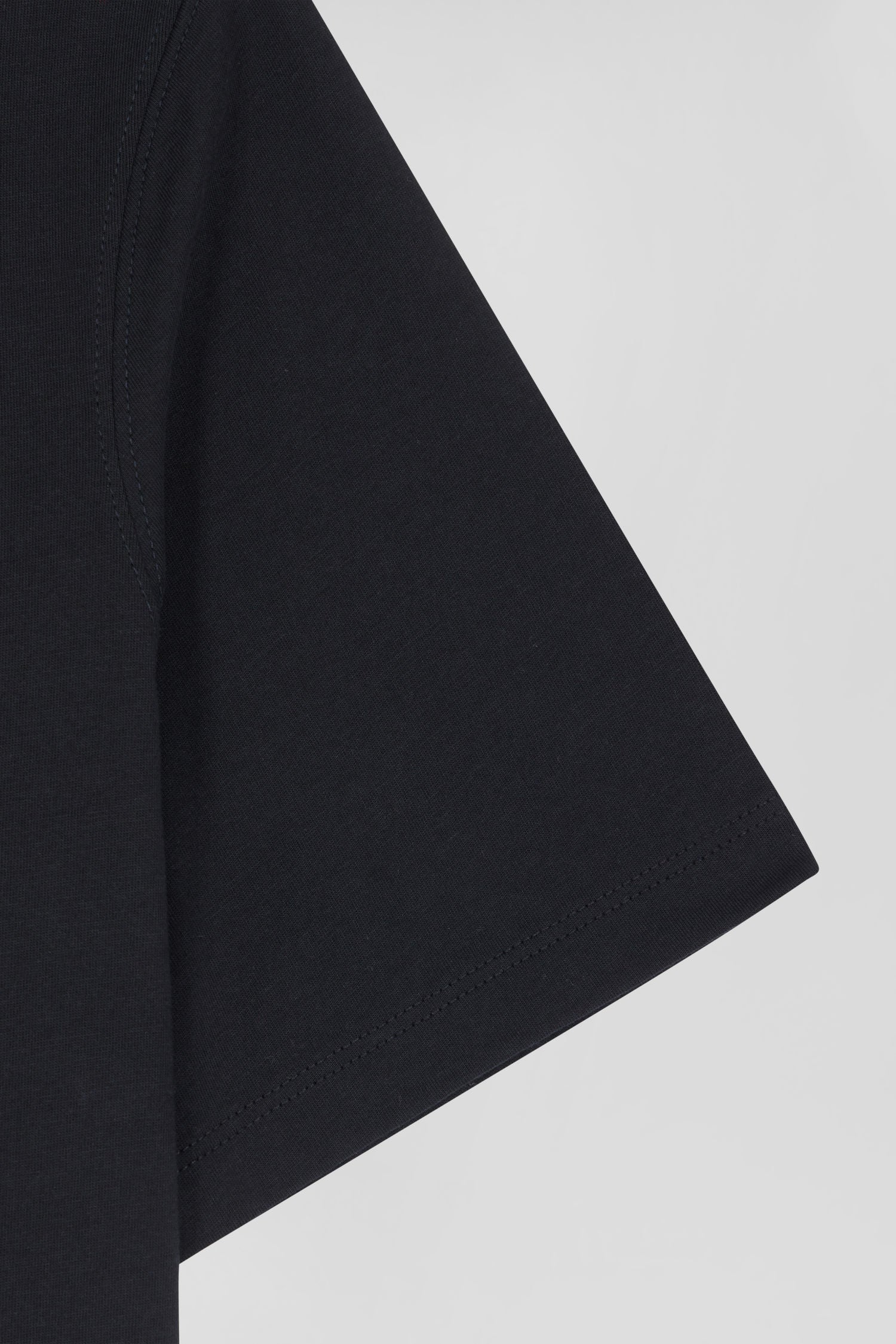 Modern black cotton short-sleeved T-shirt