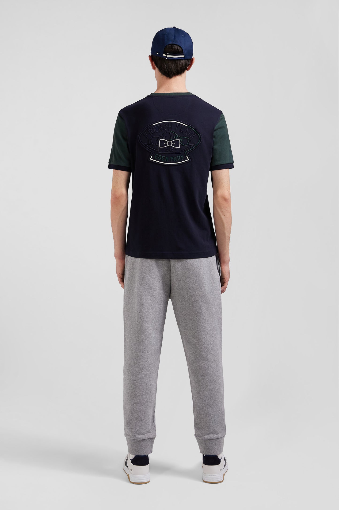 Regular green cotton T-shirt with short contrasting sleeves