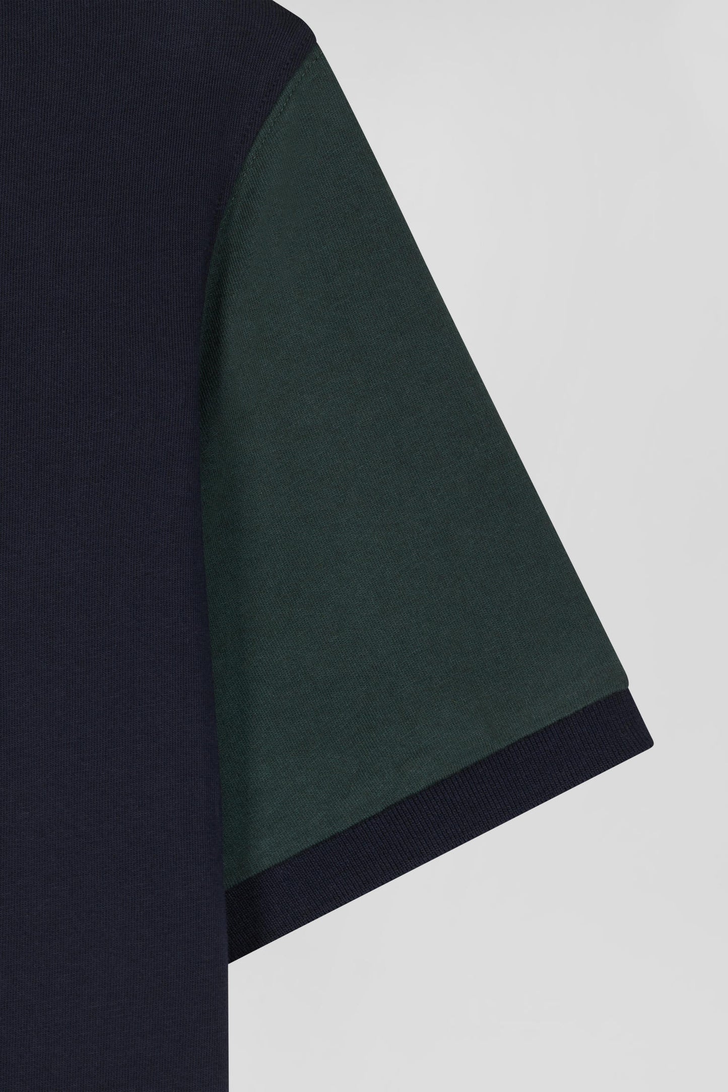 Regular green cotton T-shirt with short contrasting sleeves