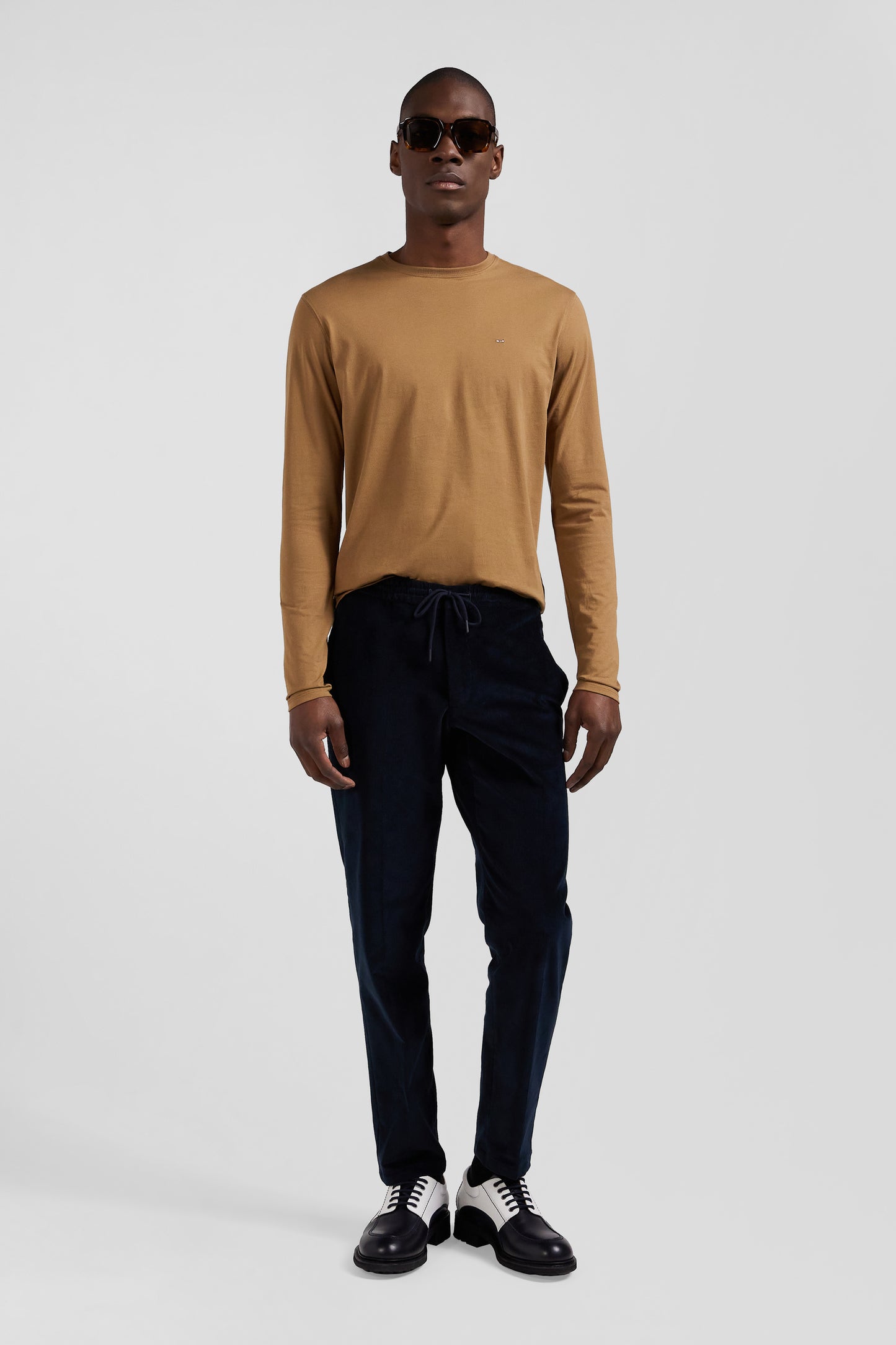 Plain long-sleeved T-shirt in hazelnut cotton, regular fit