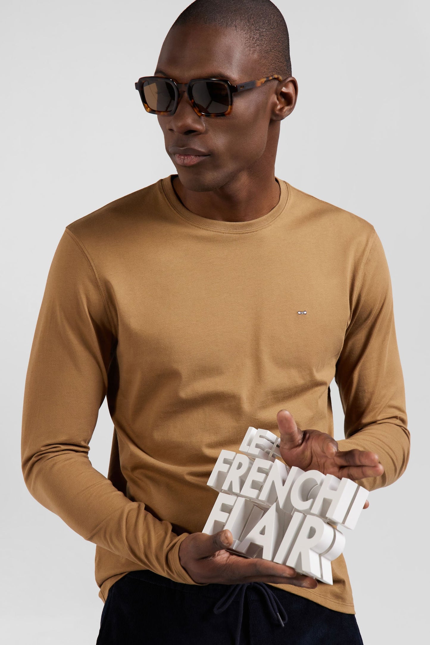 T-shirt manches longues uni en coton camel coupe Regular - Image 3