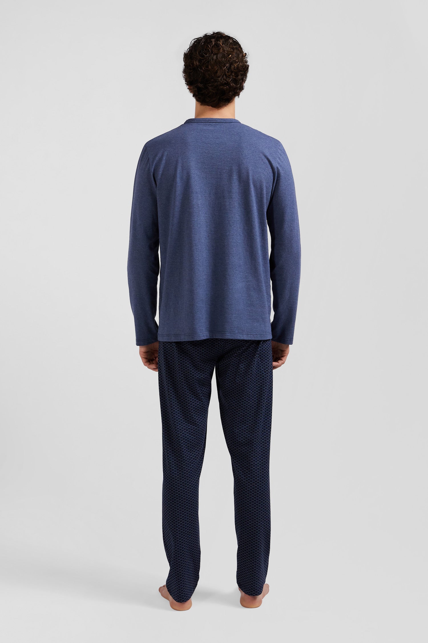 Pyjama long en coton bleu foncé pantalon à micromotifs nœuds papillon