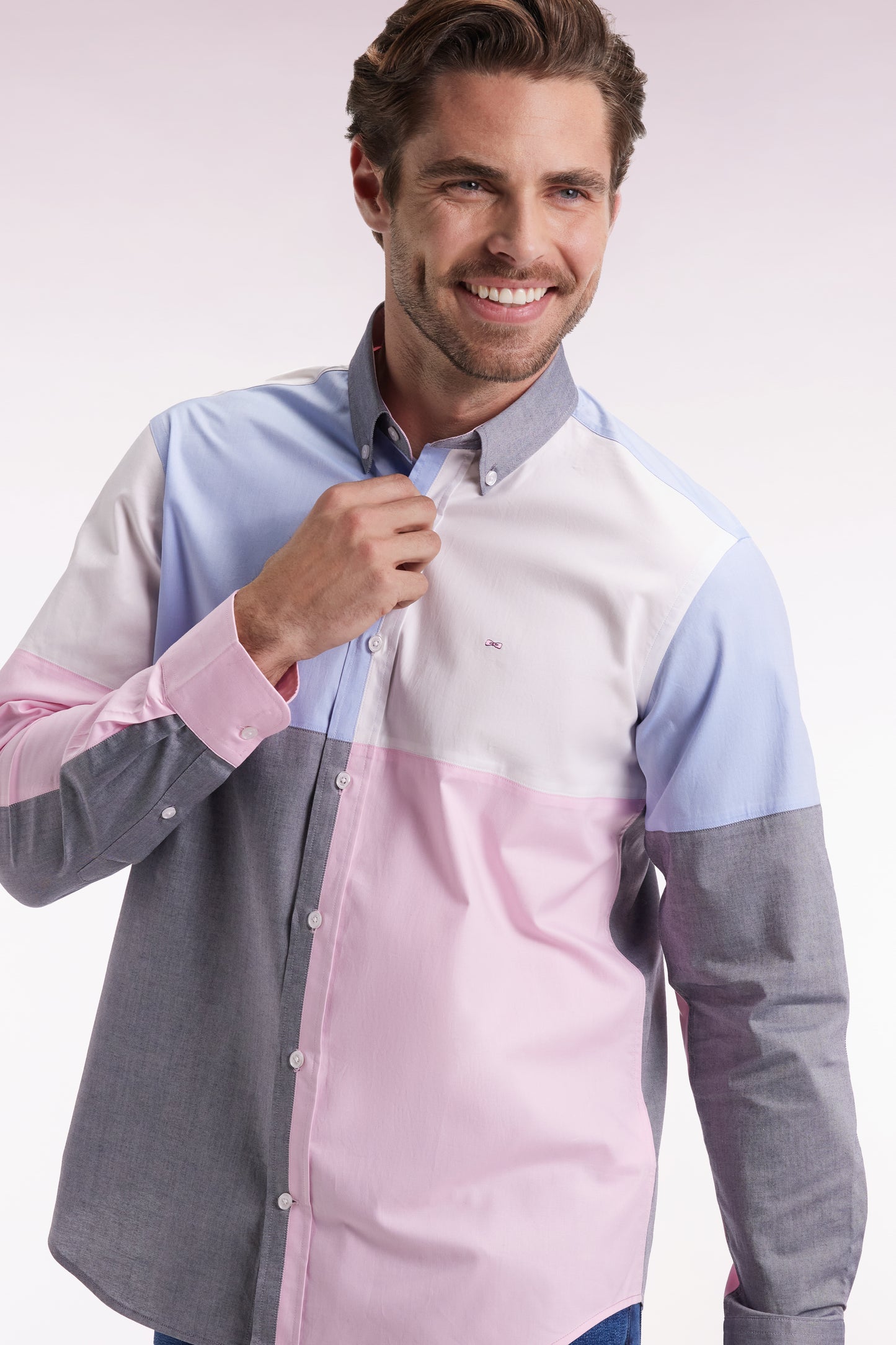 Cotton shirt with four-color pattern, straight cut