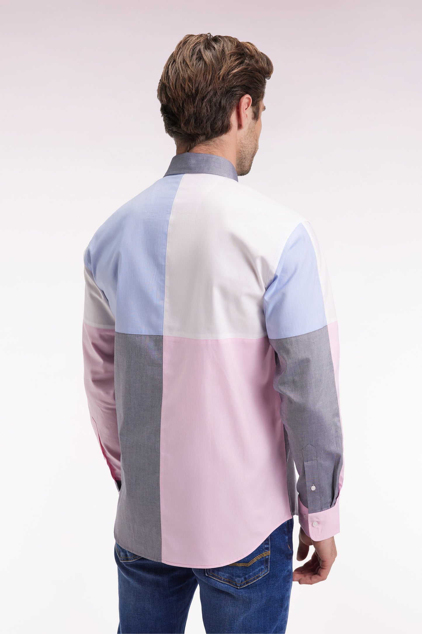 Cotton shirt with four-color pattern, straight cut