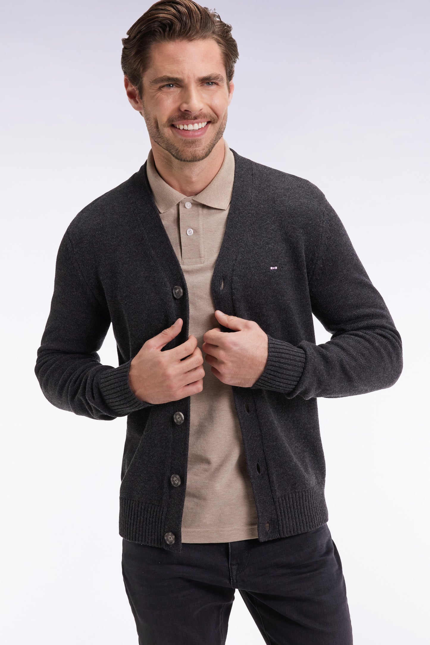 Cardigan en laine et coton gris coupe droite