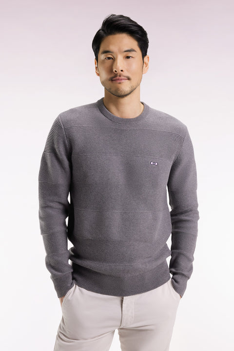 Pull col rond en coton gris à effet de rayure - Image 1