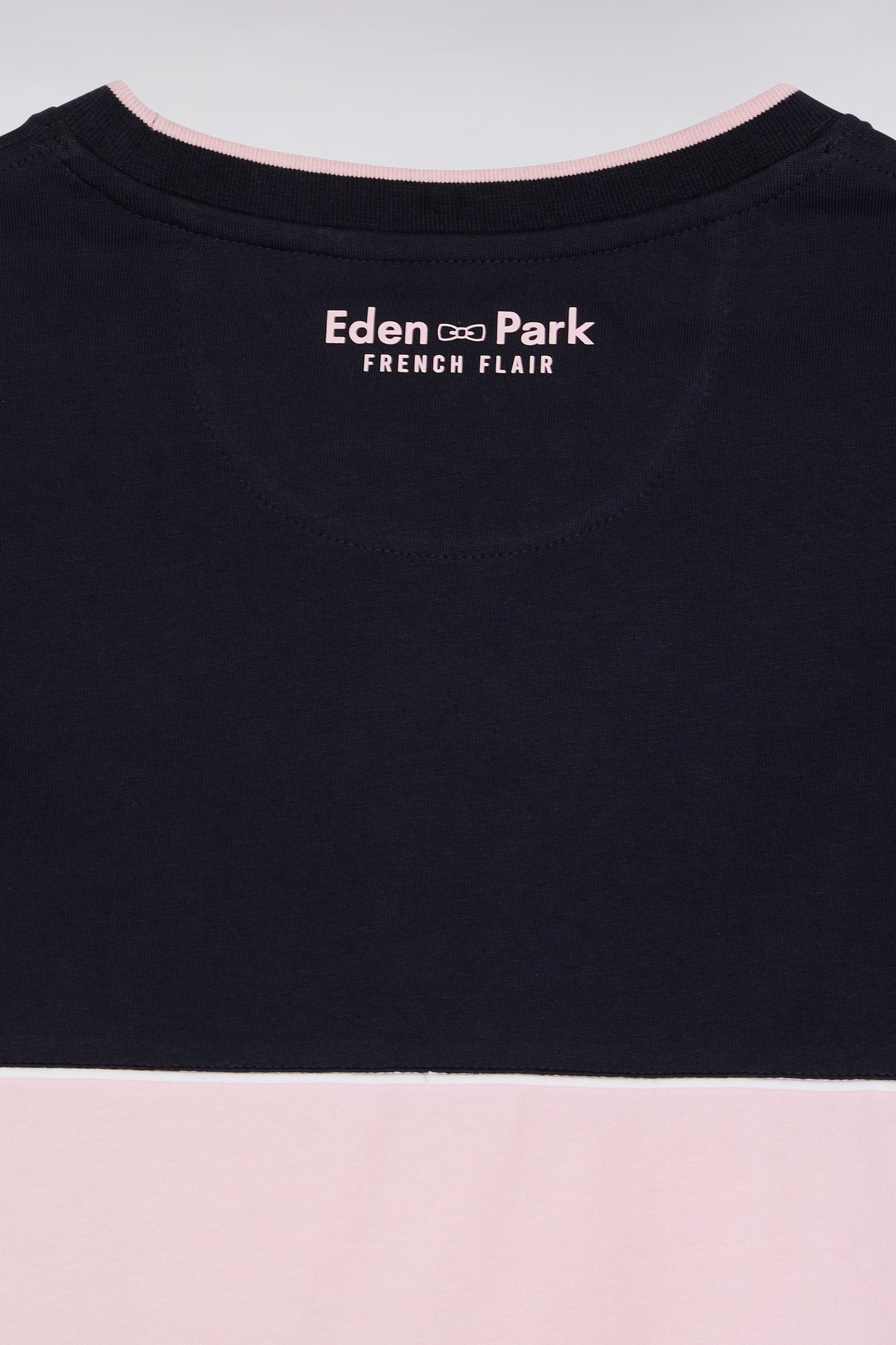 Two-tone short-sleeved T-shirt in navy and pink cotton