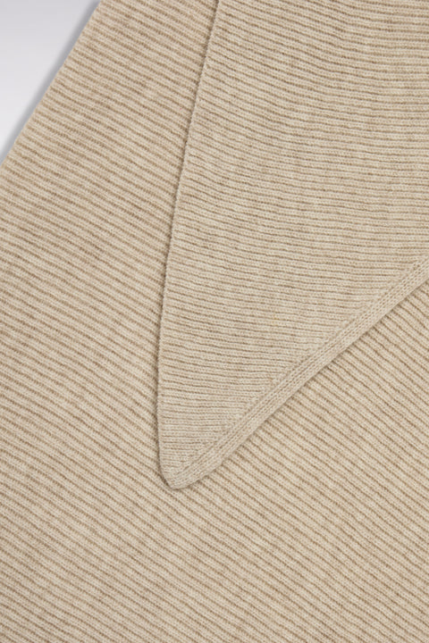 Écharpe triangle en laine vierge et cachemire beige - Image 2