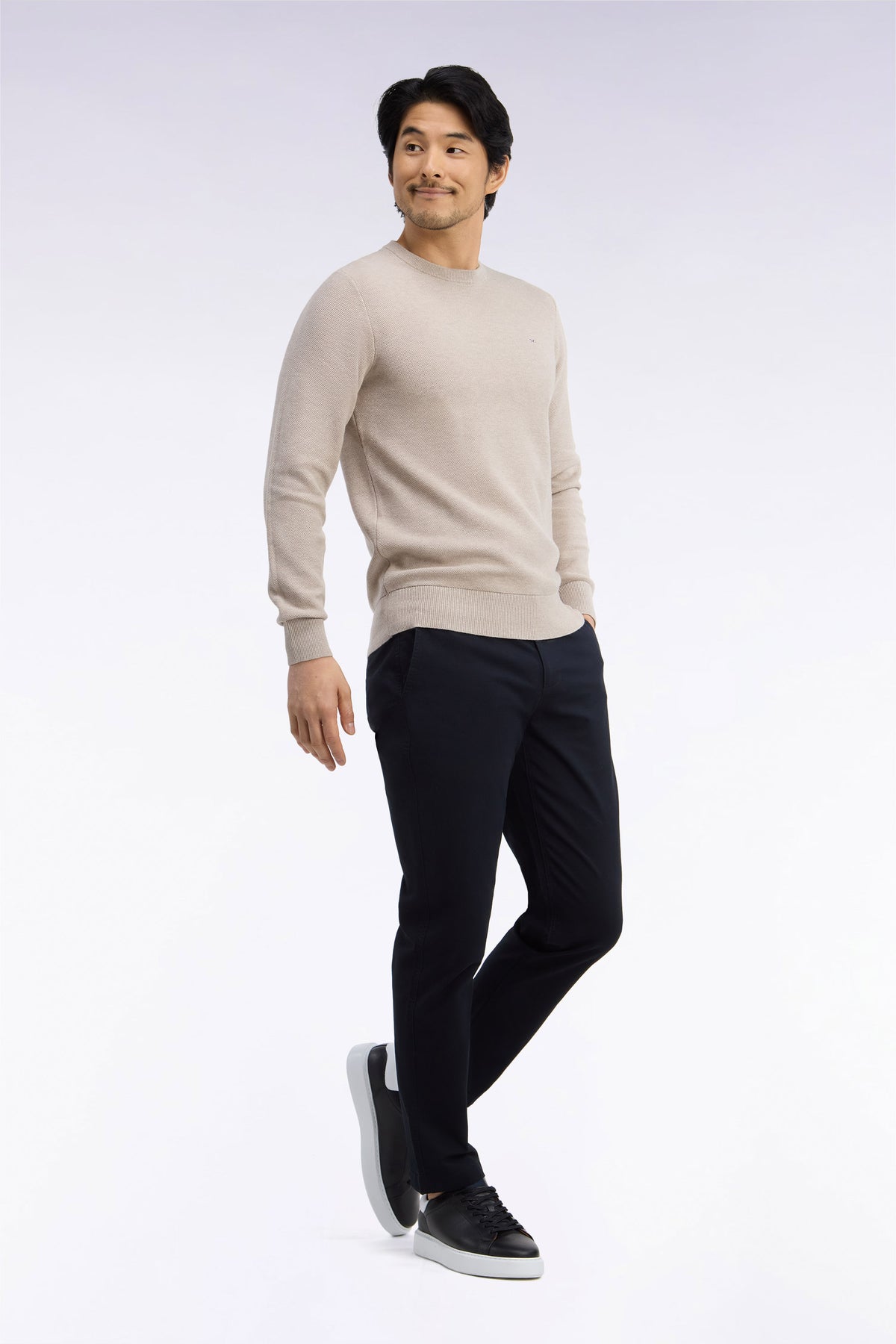 Pantalon chino sans plis en piqué de coton stretch noir coupe regular