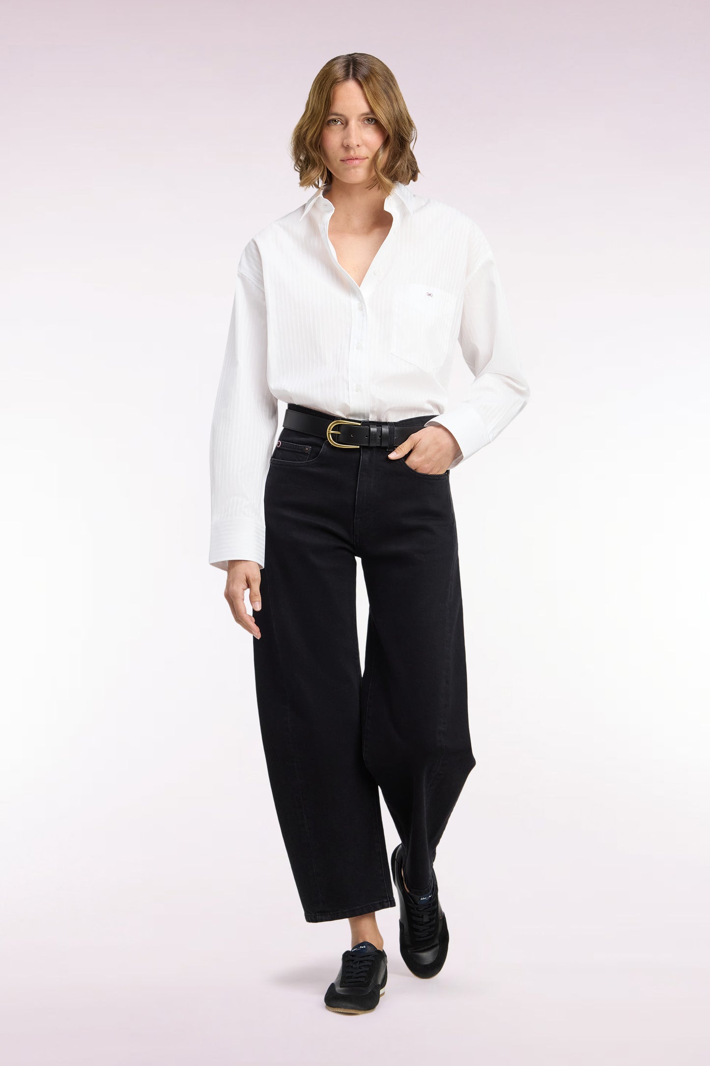 Jean en denim stretch gris foncé coupe barrel