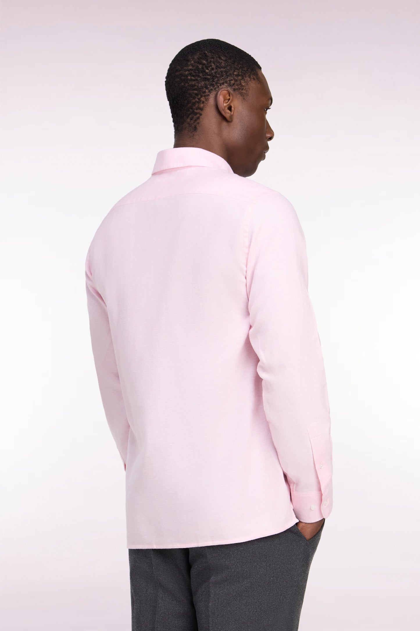 Chemise unie en coton rose coupe droite