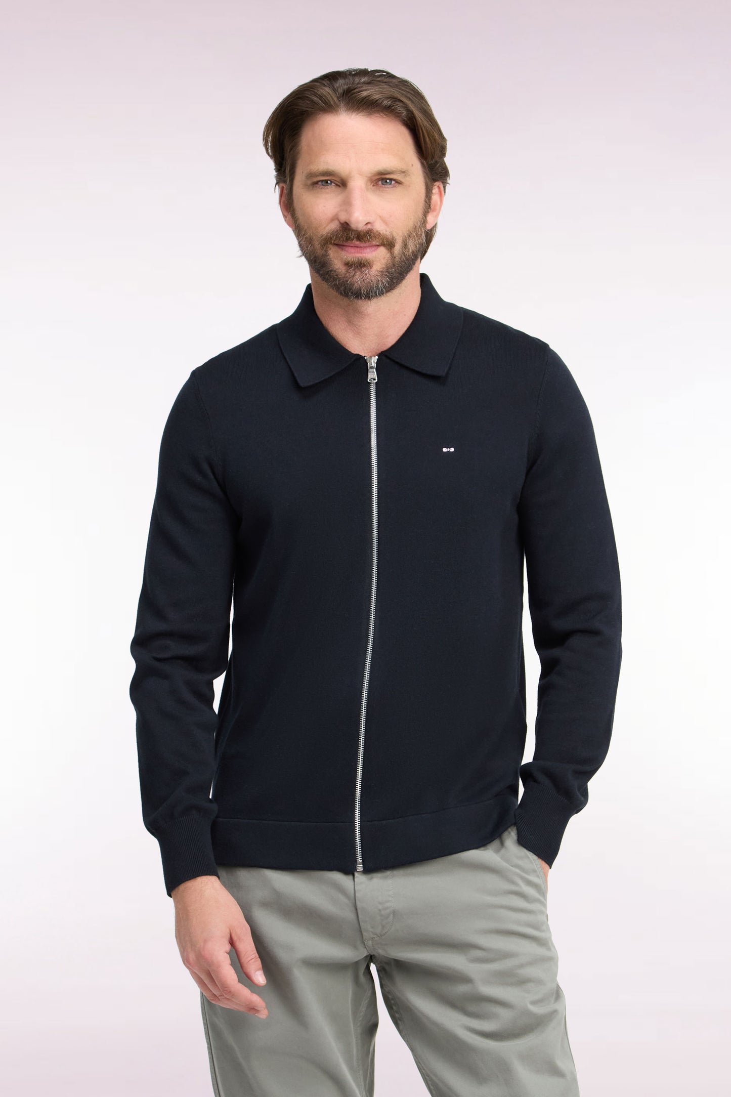 Cardigan zippé en coton et viscose noir coupe droite