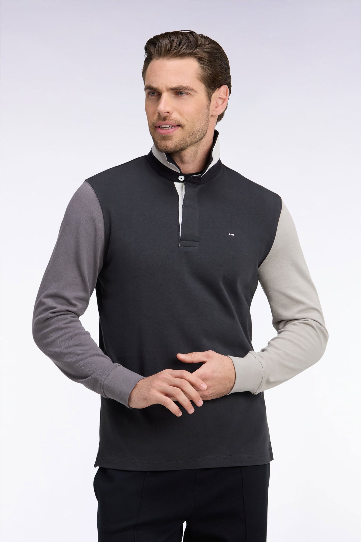 Long-sleeved jersey in dark gray tricolor cotton jersey embroidered straight cut