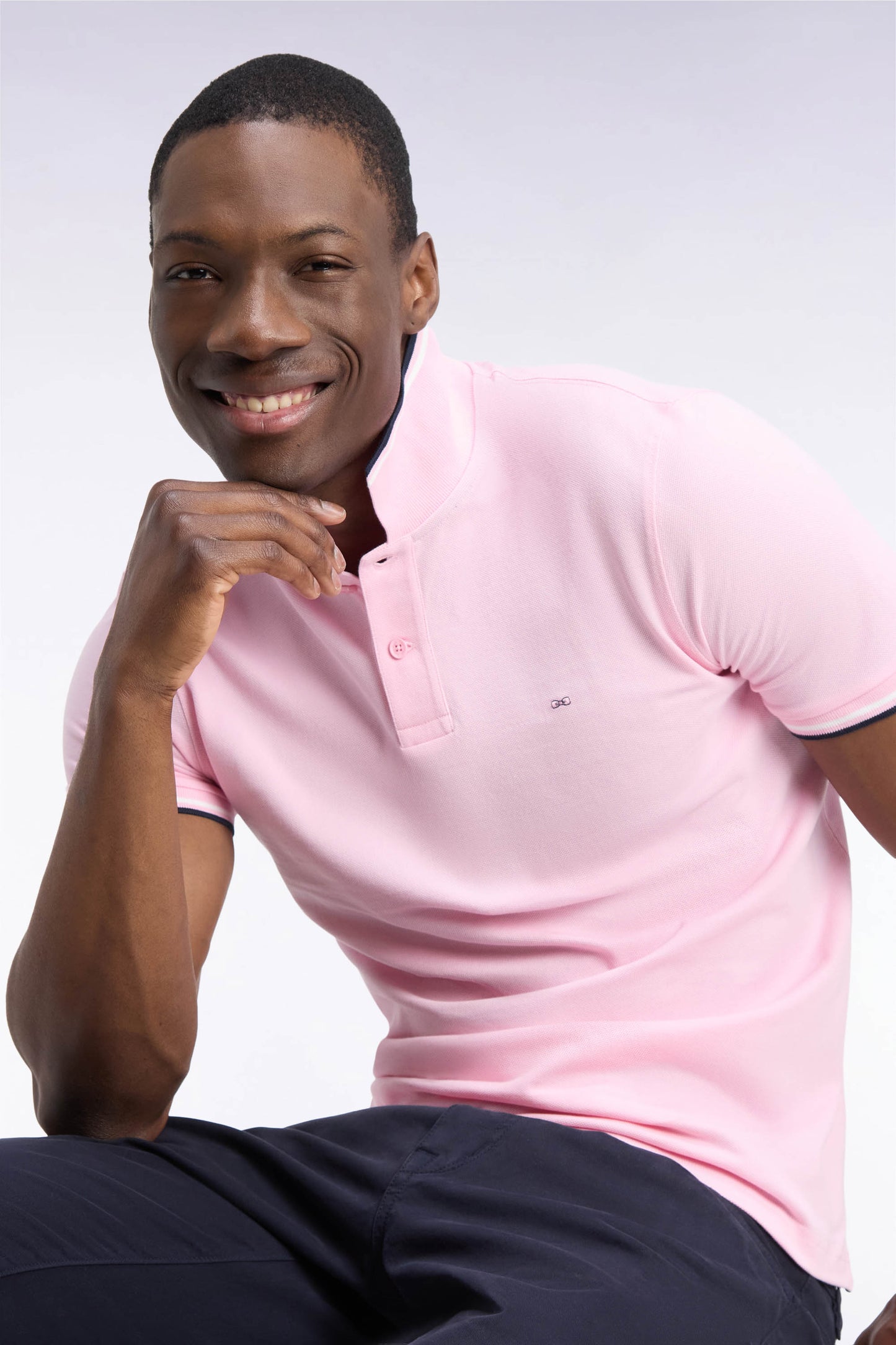Polo manches courtes en piqué coton rose coupe droite