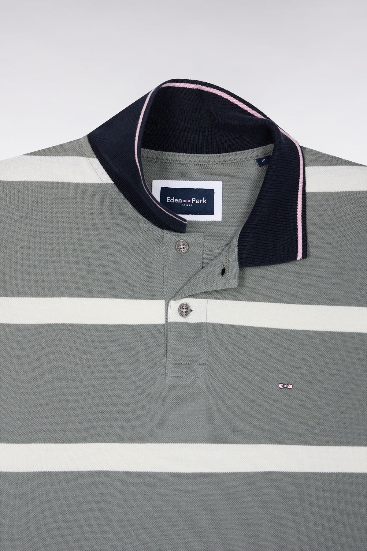 Green short-sleeved polo shirt with ecru stripes, straight cut