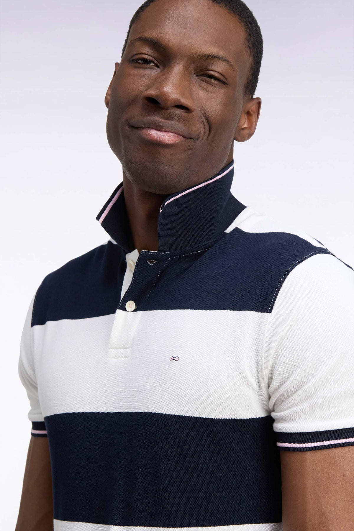 Short-sleeved polo shirt with ecru and navy rugby stripes, straight cut