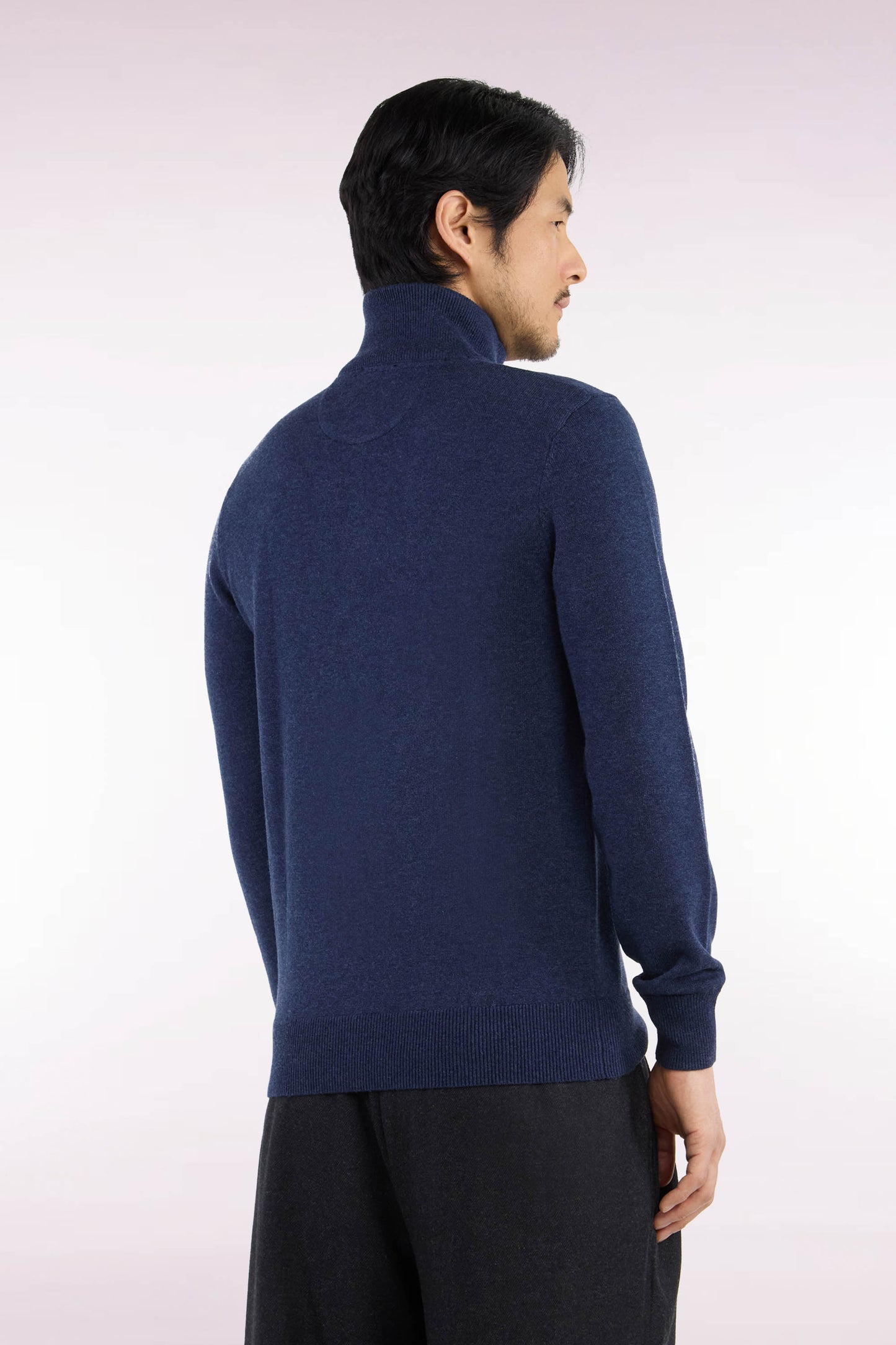 Pull col camionneur en laine et coton bleu coupe droite
