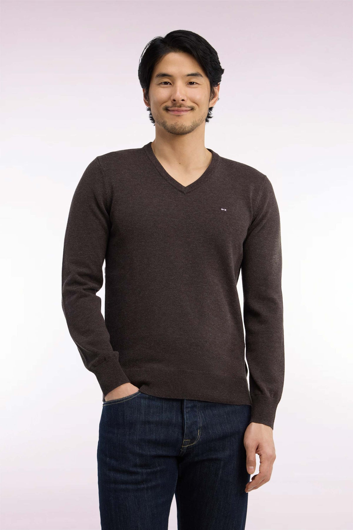 Straight cut brown wool and cotton V-neck sweater