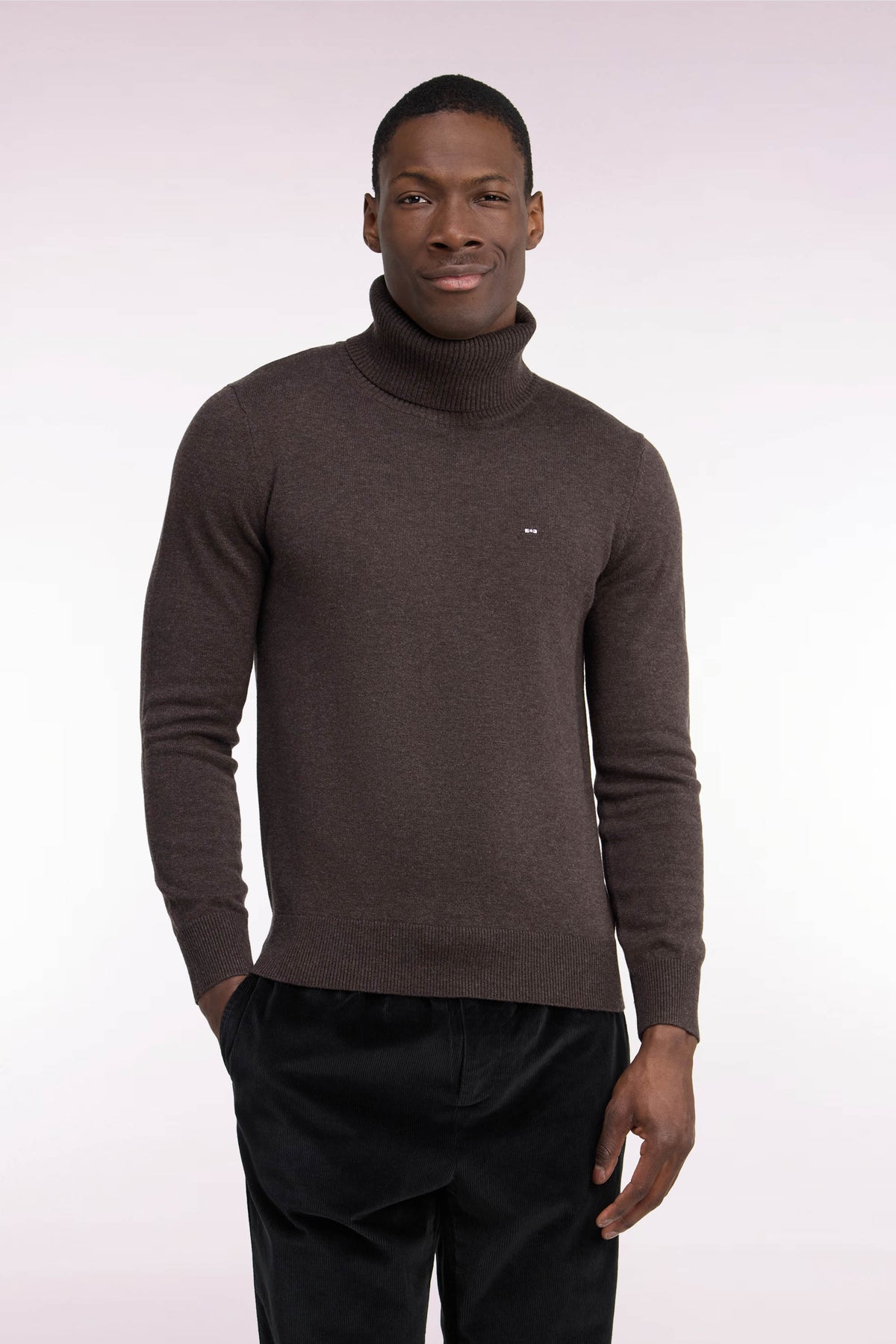 Straight cut brown wool and cotton turtleneck sweater