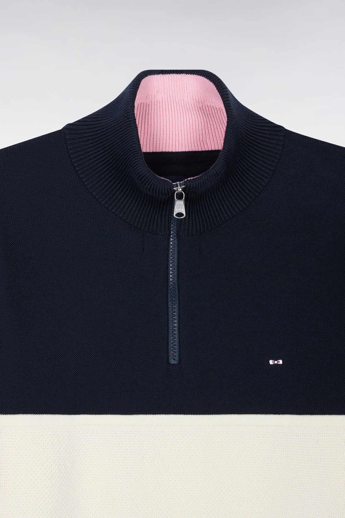Pull à col camionneur zippé en coton marine à découpe tricolore coupe droite