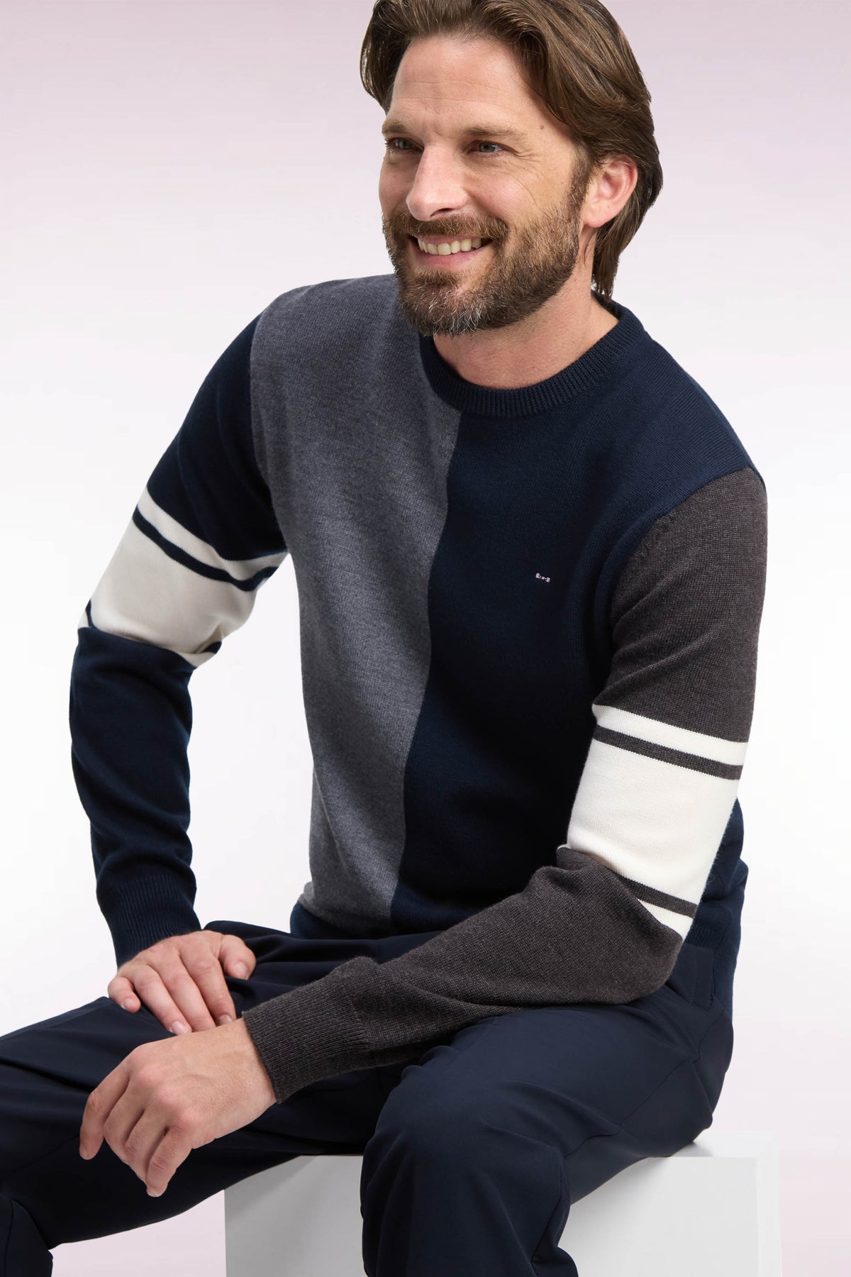 Round-neck sweater with vertical cutout in tricolor merino wool jersey