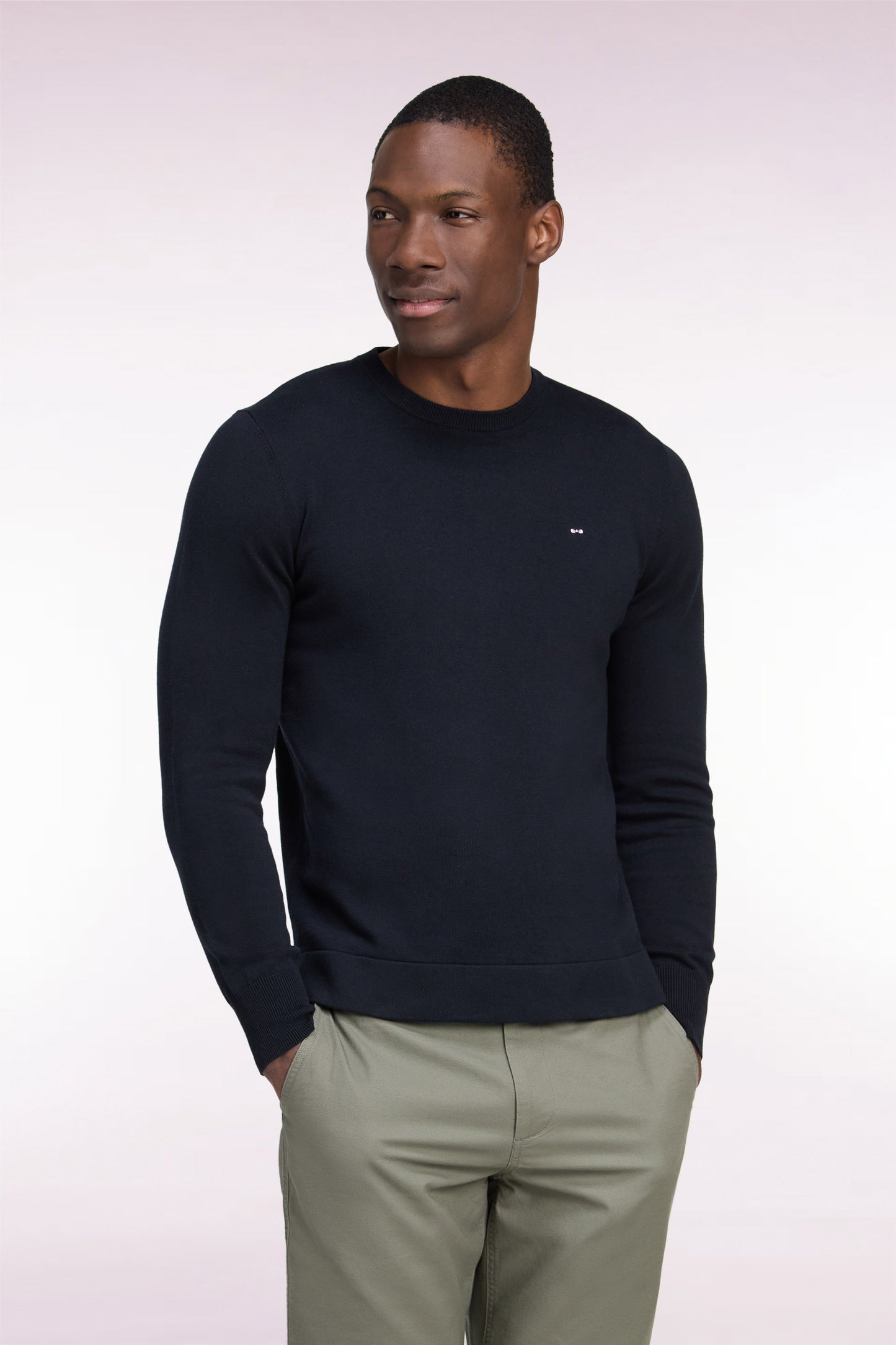 Pull à col rond en coton et viscose noir coupe droite