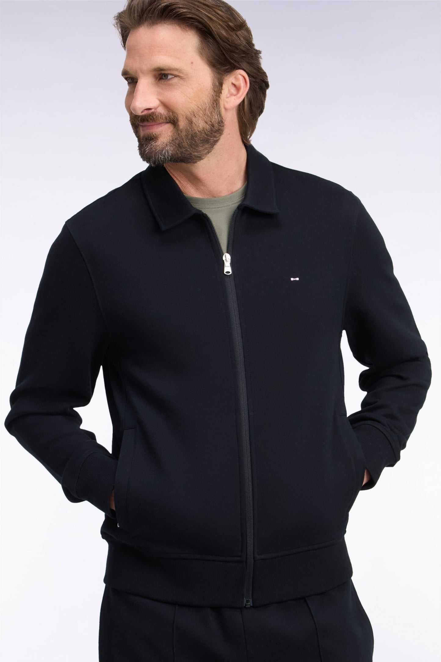 Sweatshirt zippé à col polo en coton noir coupe droite