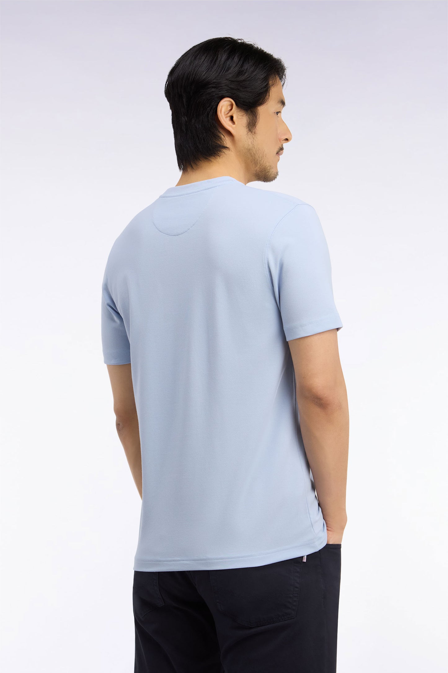 T-shirt manches courtes bleu ciel coupe droite